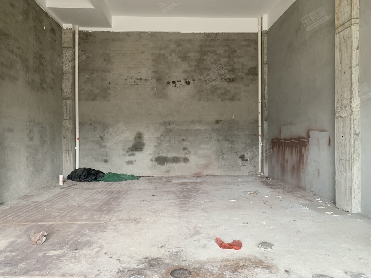 五邑路商铺出租，商业成熟，人流量大。