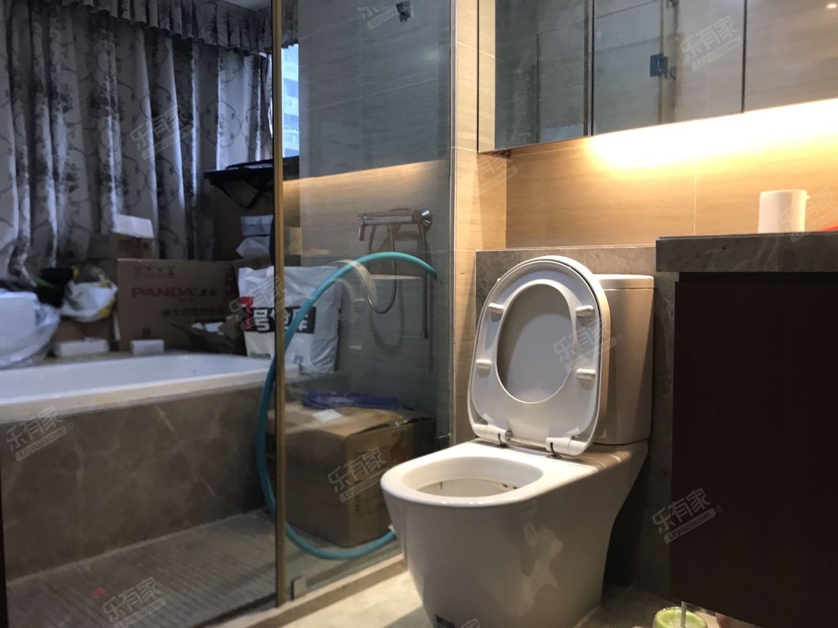越秀滨海珺城厕所-2