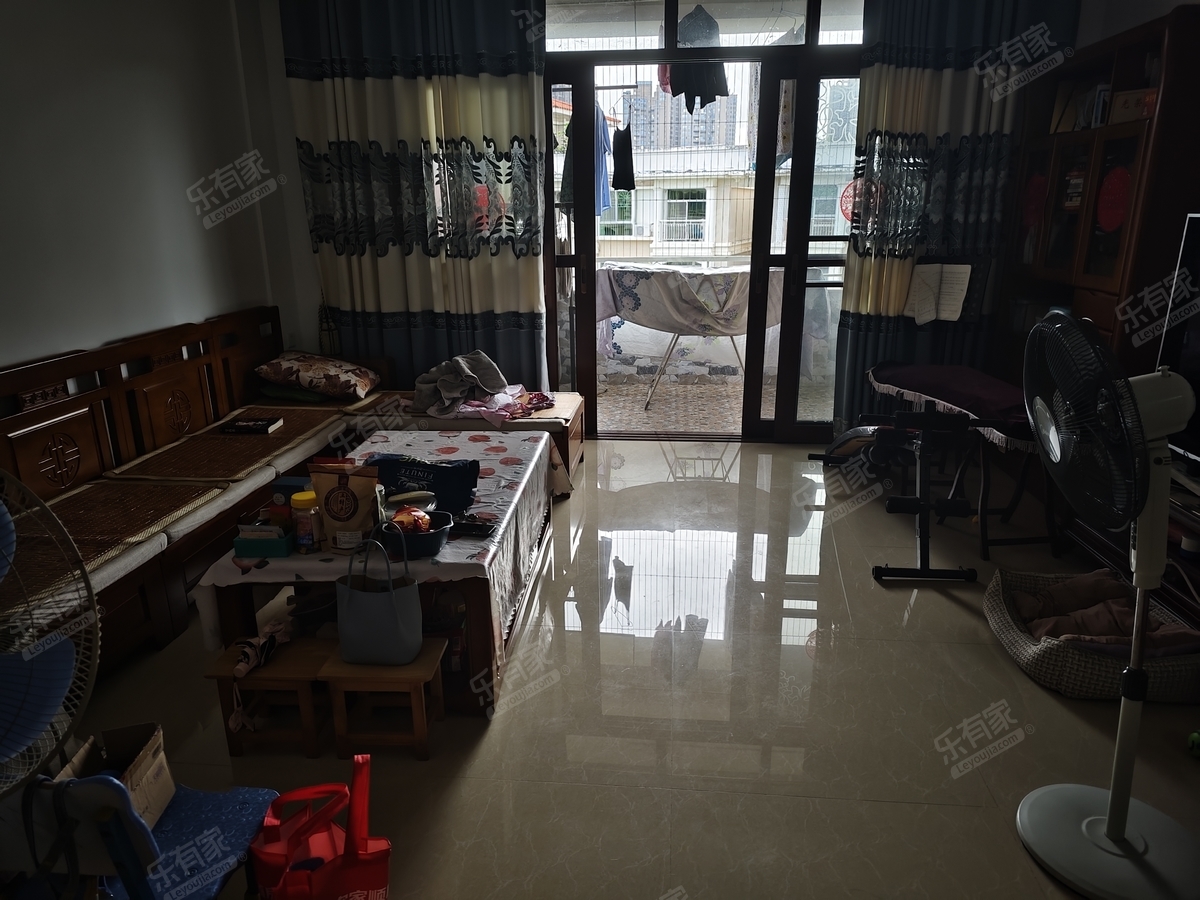 东江学府一期客厅-1