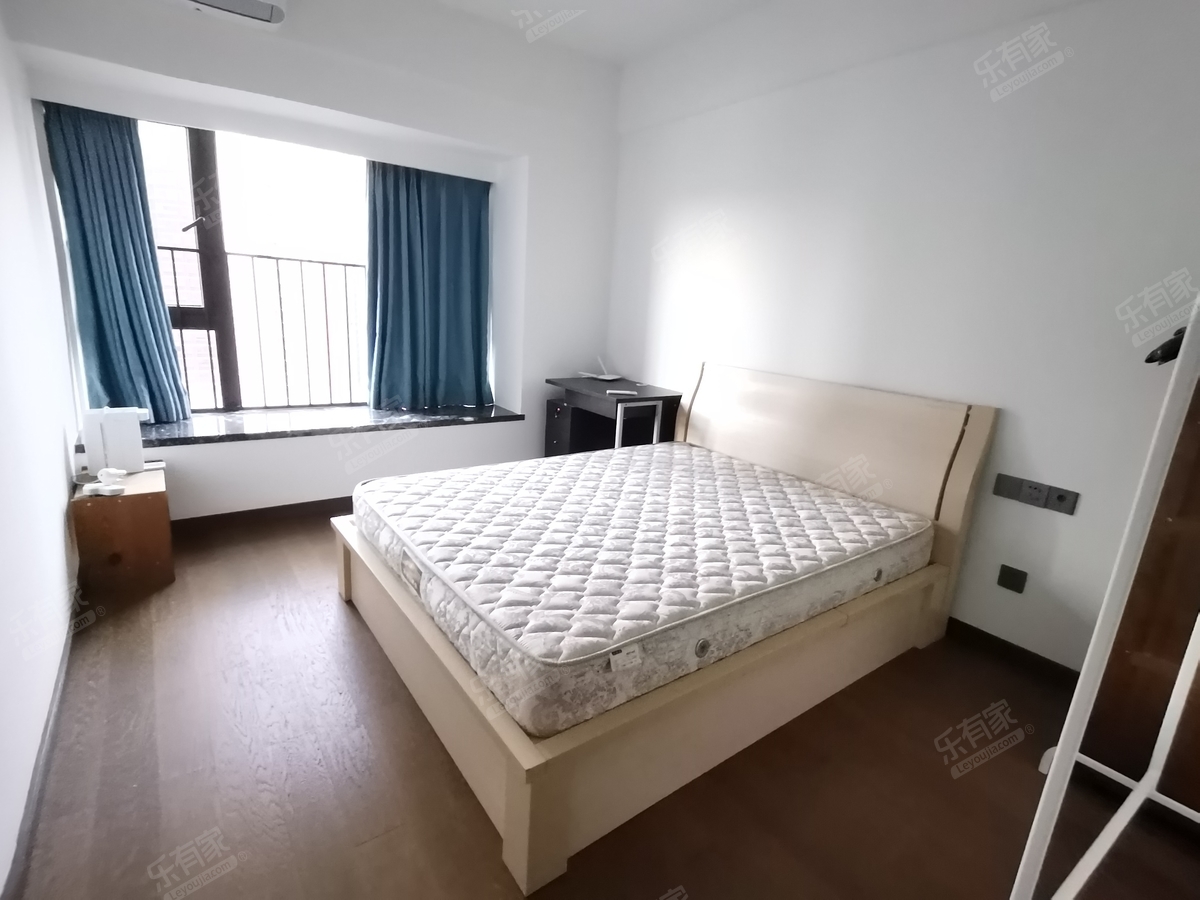 滨海半岛 4房2厅4卫 200㎡