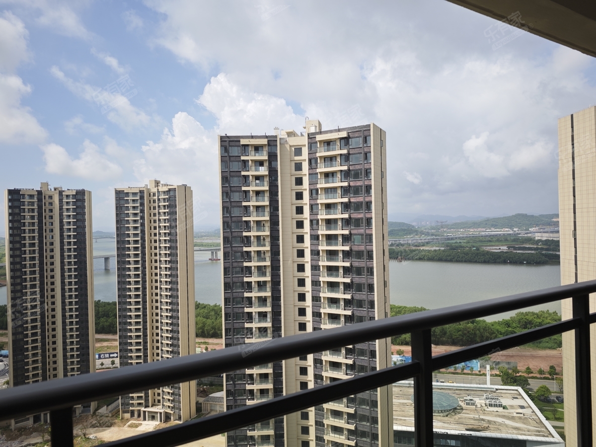粤海城客厅-1