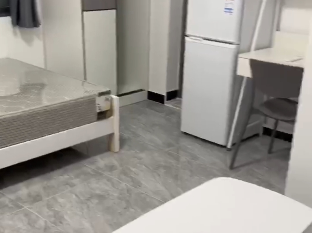 华乐花园 南 精装 1室 0厅 30m² 