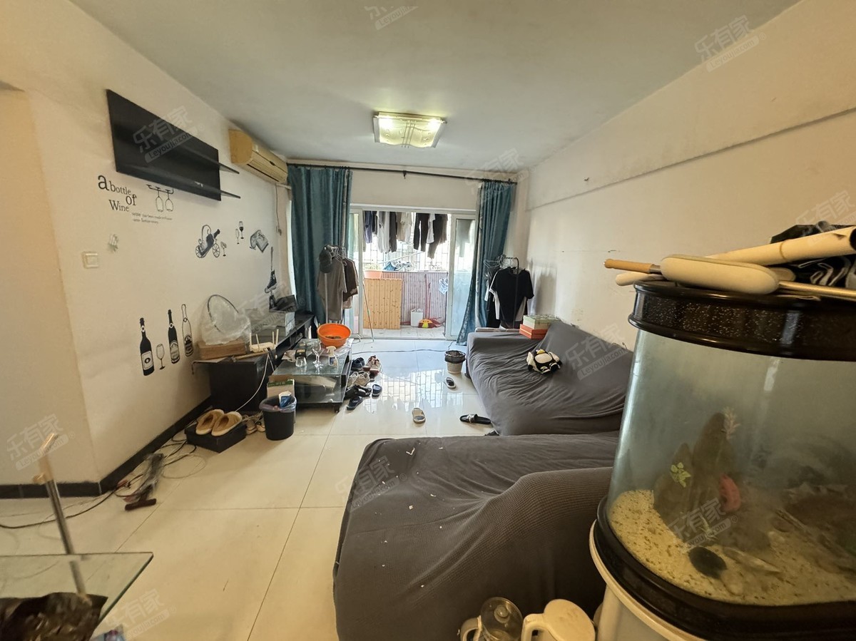 地铁口小区，次新物业