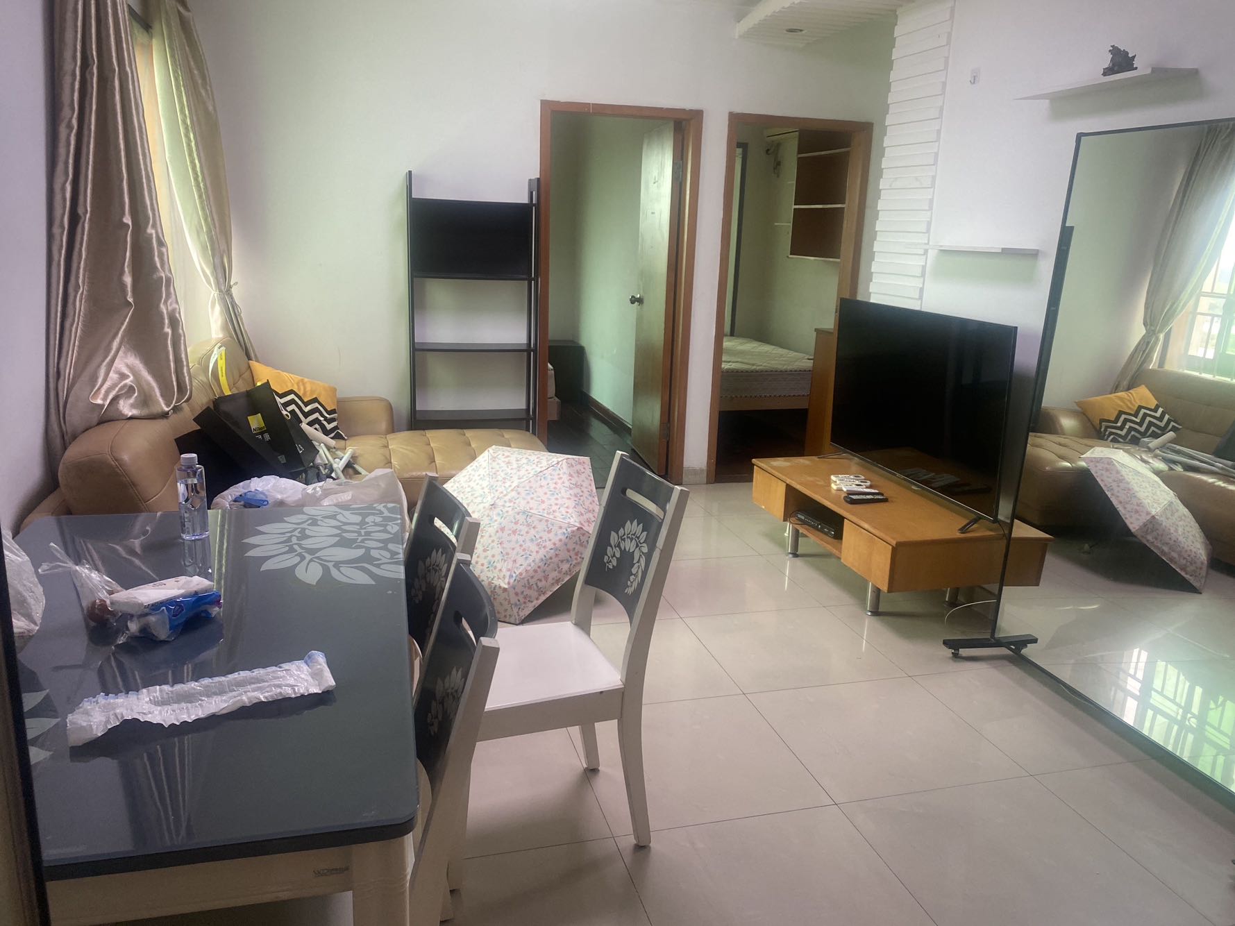 15栋花园小区，地铁口物业，通关方便