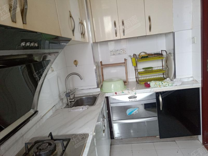 东郡花园 2房2厅1卫 76㎡