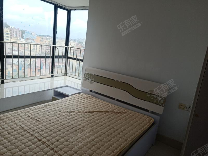 东郡花园 2房2厅1卫 76㎡