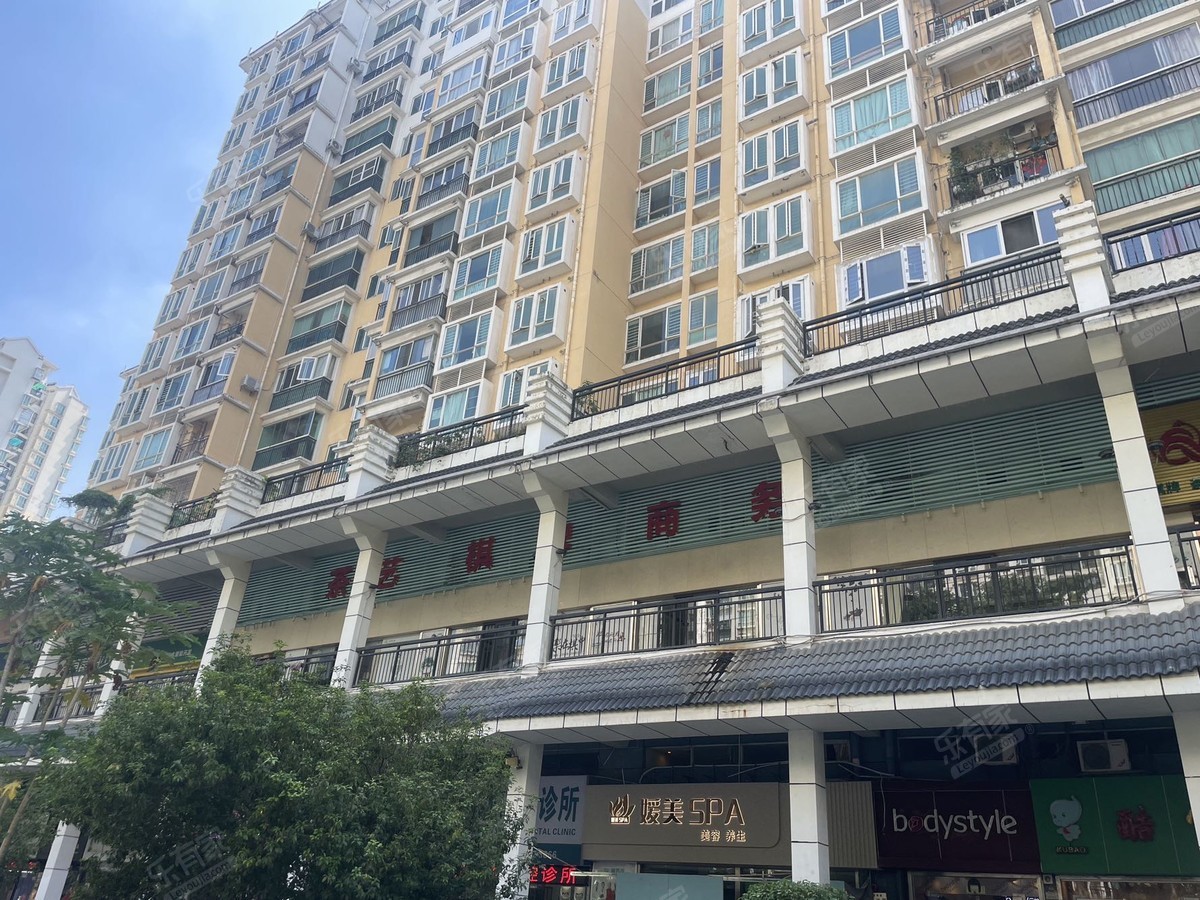 精致豪装，南北通透，独门独户，凤凰楼层4房2卫