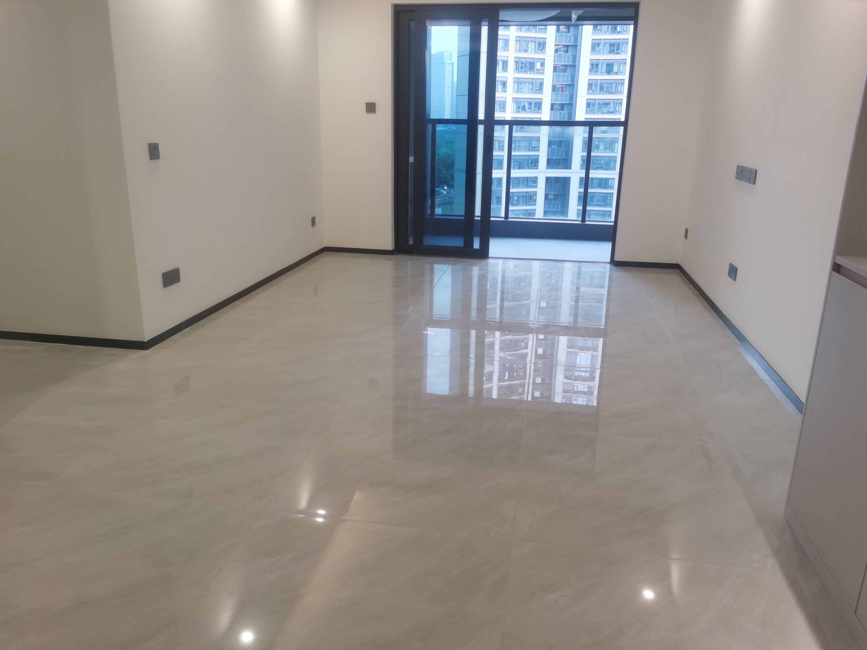 金地峰境瑞府二期 3房2厅2卫 93.69㎡