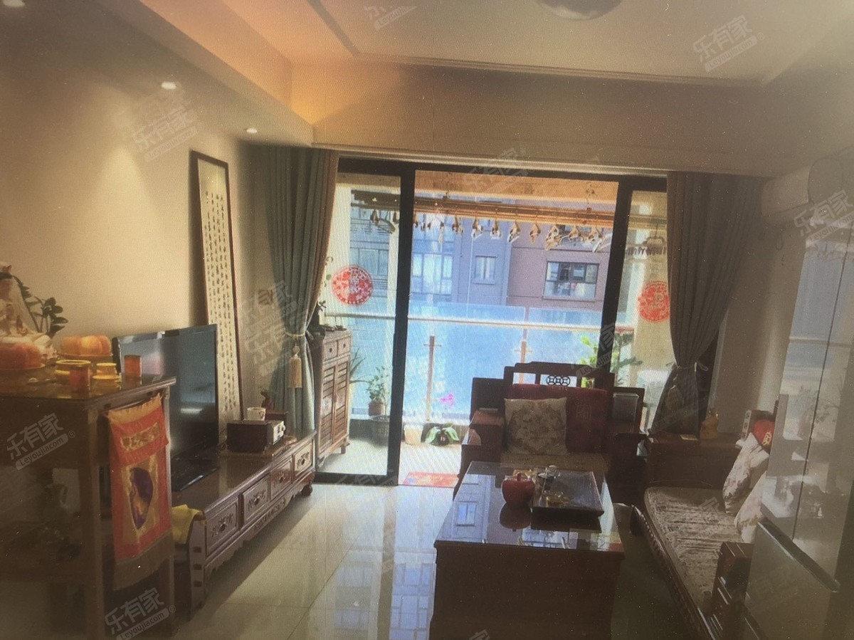 锦绣壹号，精装3房，南向看花园，自住装修，看房方便