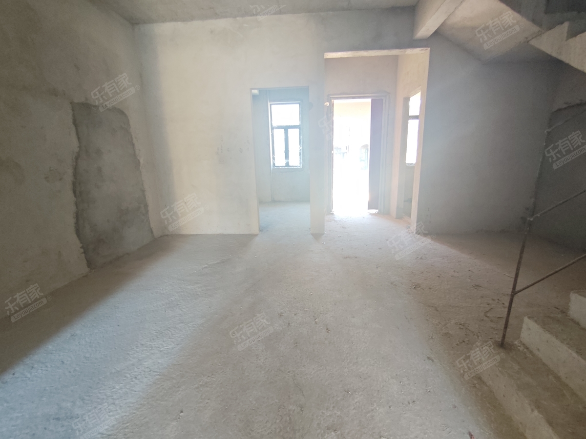 融创溪湾首府 3房2厅2卫 105㎡