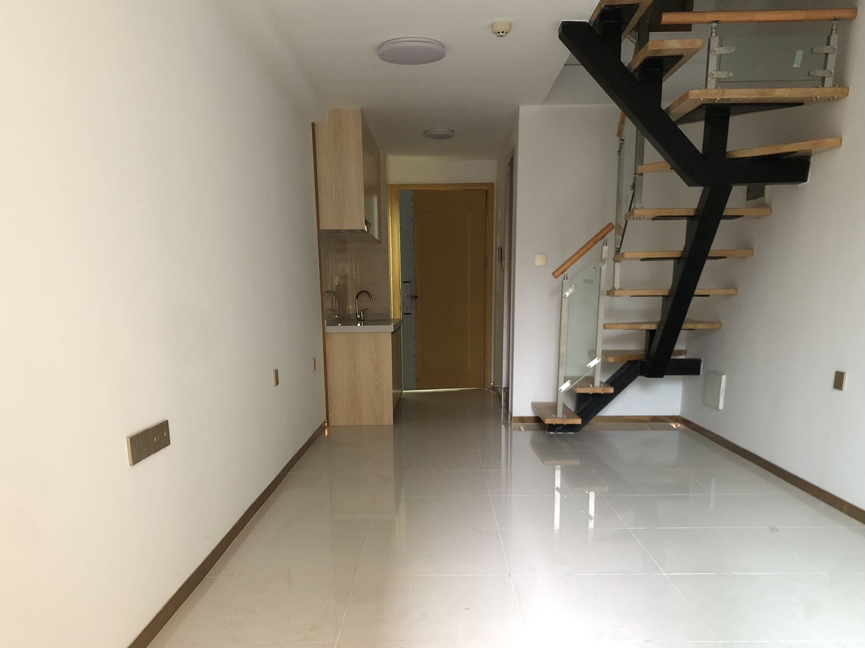 中澳滨河湾8期客厅-1