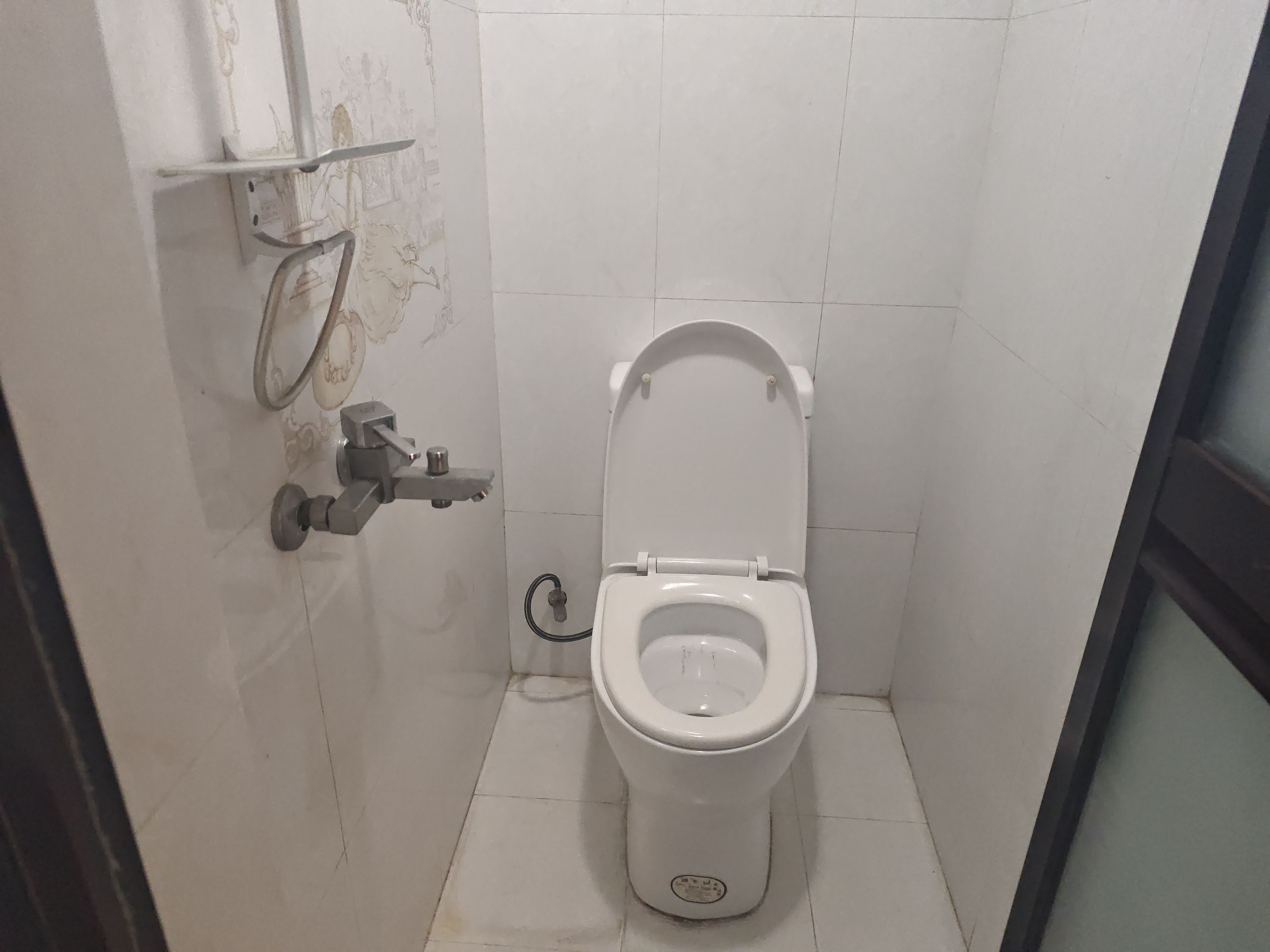 美域新出南北对流房源出售，钥匙在店方便看房