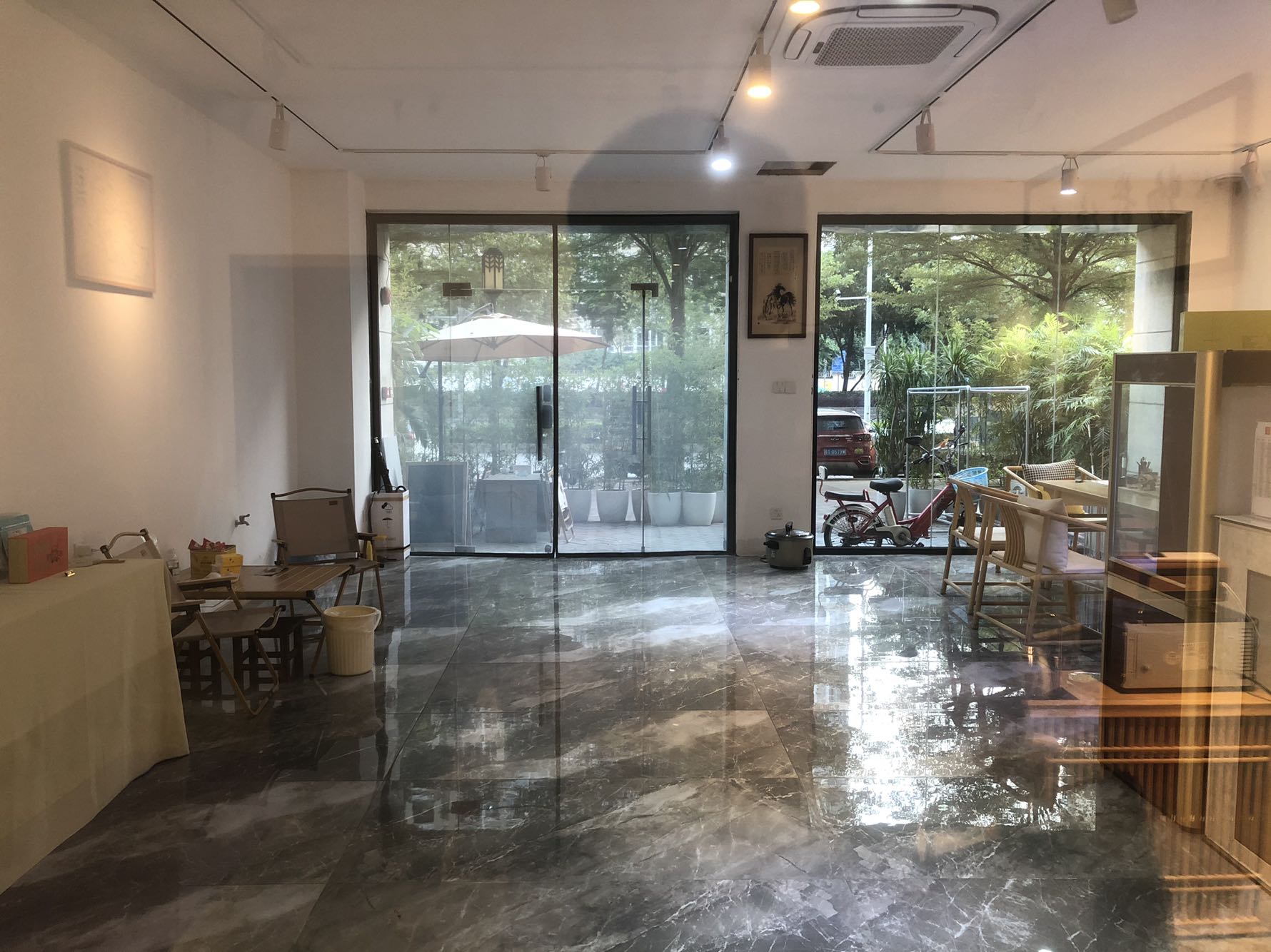 小区环境优美，物业管理严格业主诚心出售