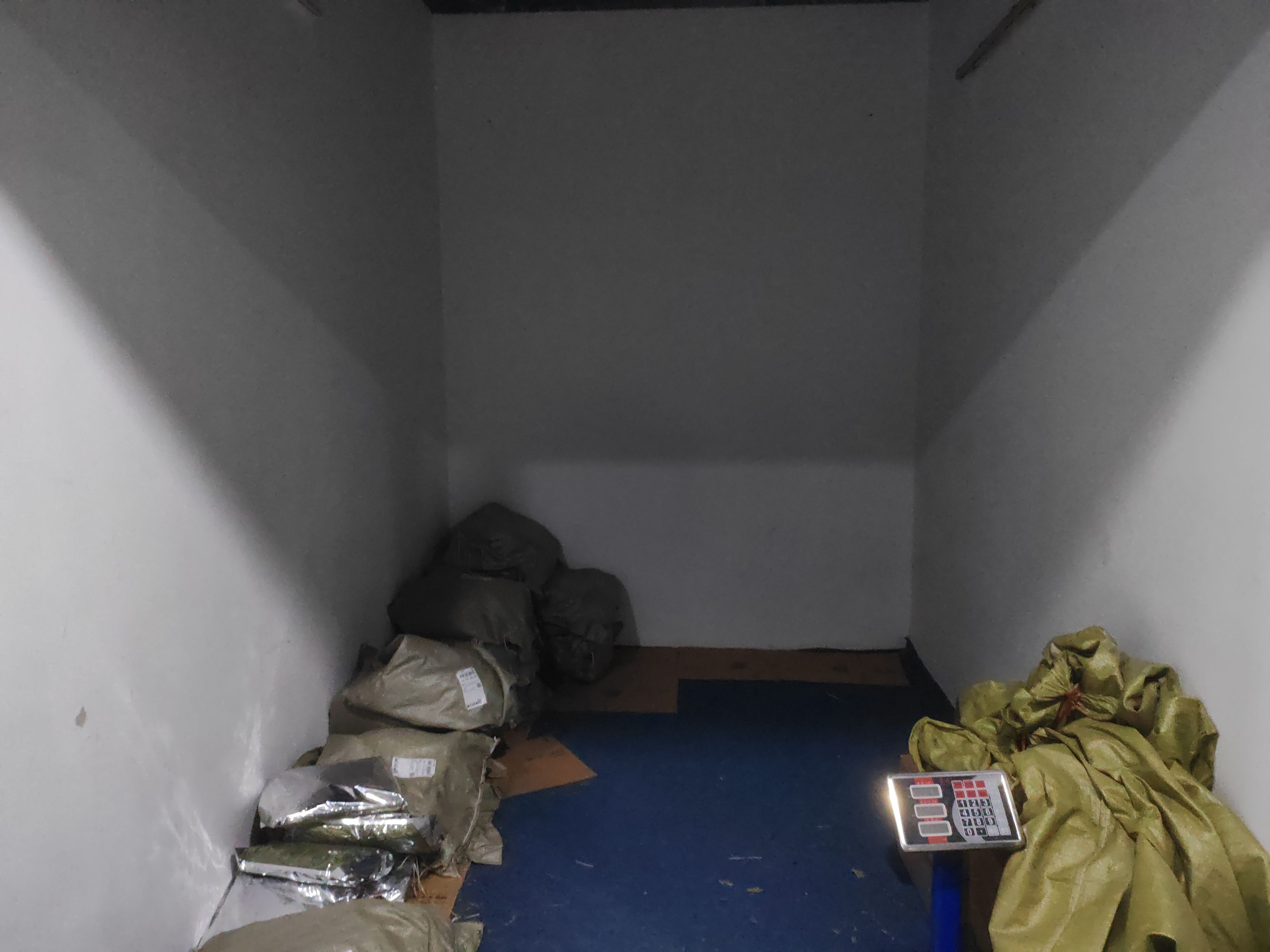 （次新小区，高楼层看石芽岭山）业主自住精装修，满五年费用少！