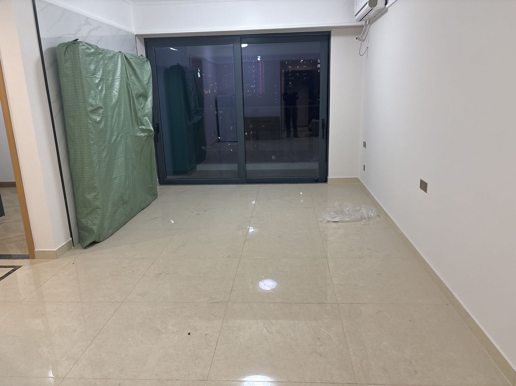 信义·君御山汇珑花园客厅-1