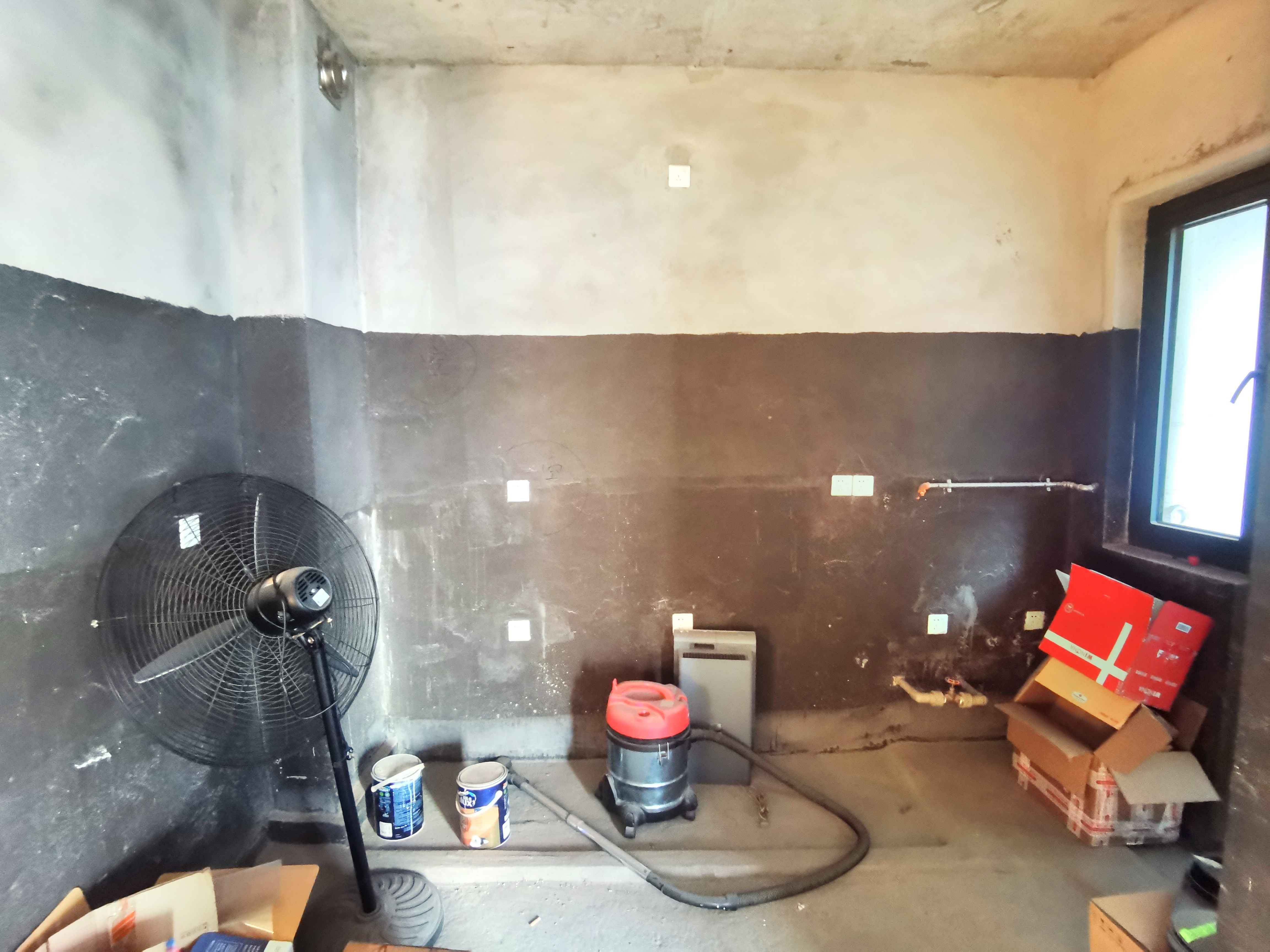 清平实验对面，嘉富新禧，通透四房，有钥匙，满两年，诚心出售