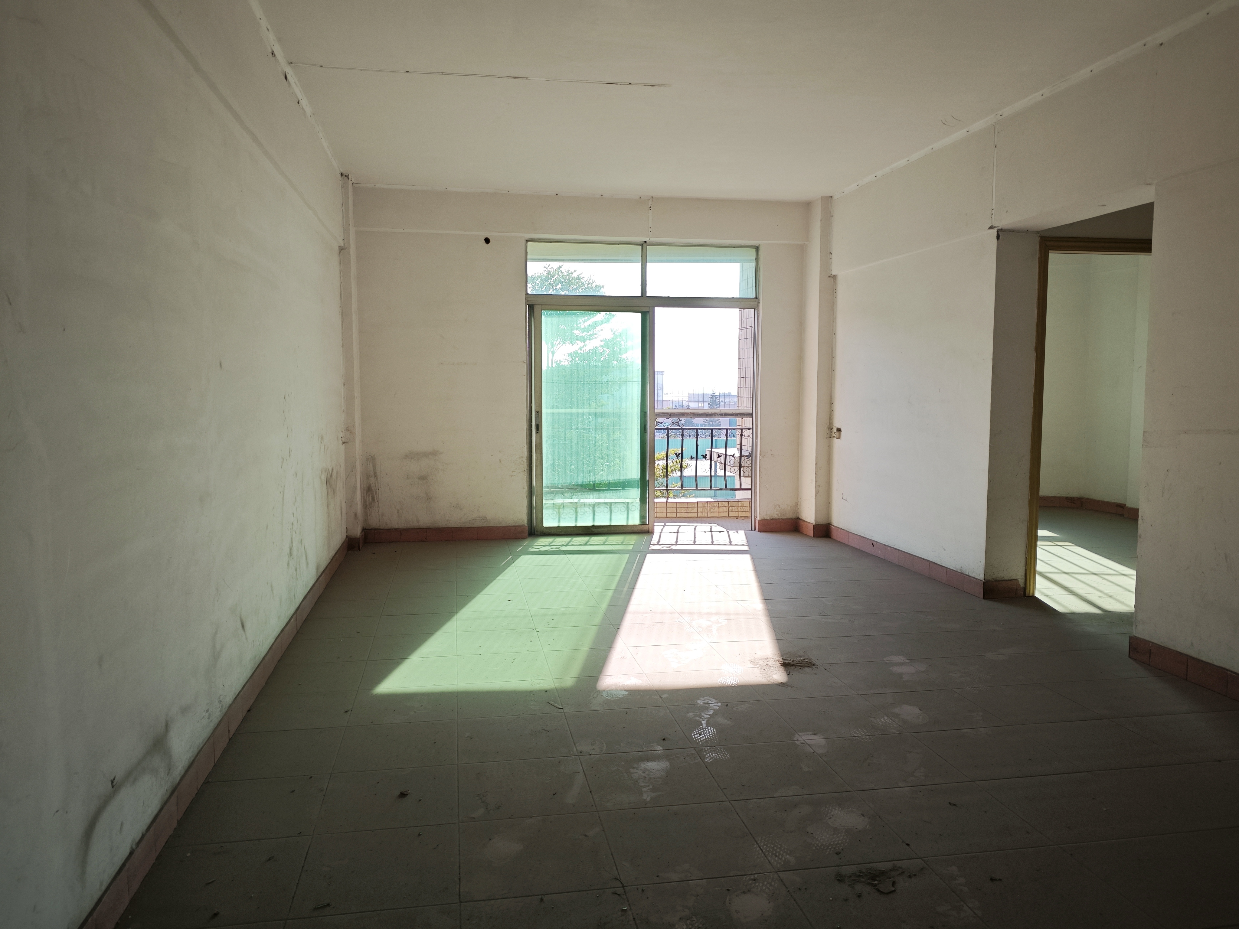 自然新村 3房2厅2卫 110㎡