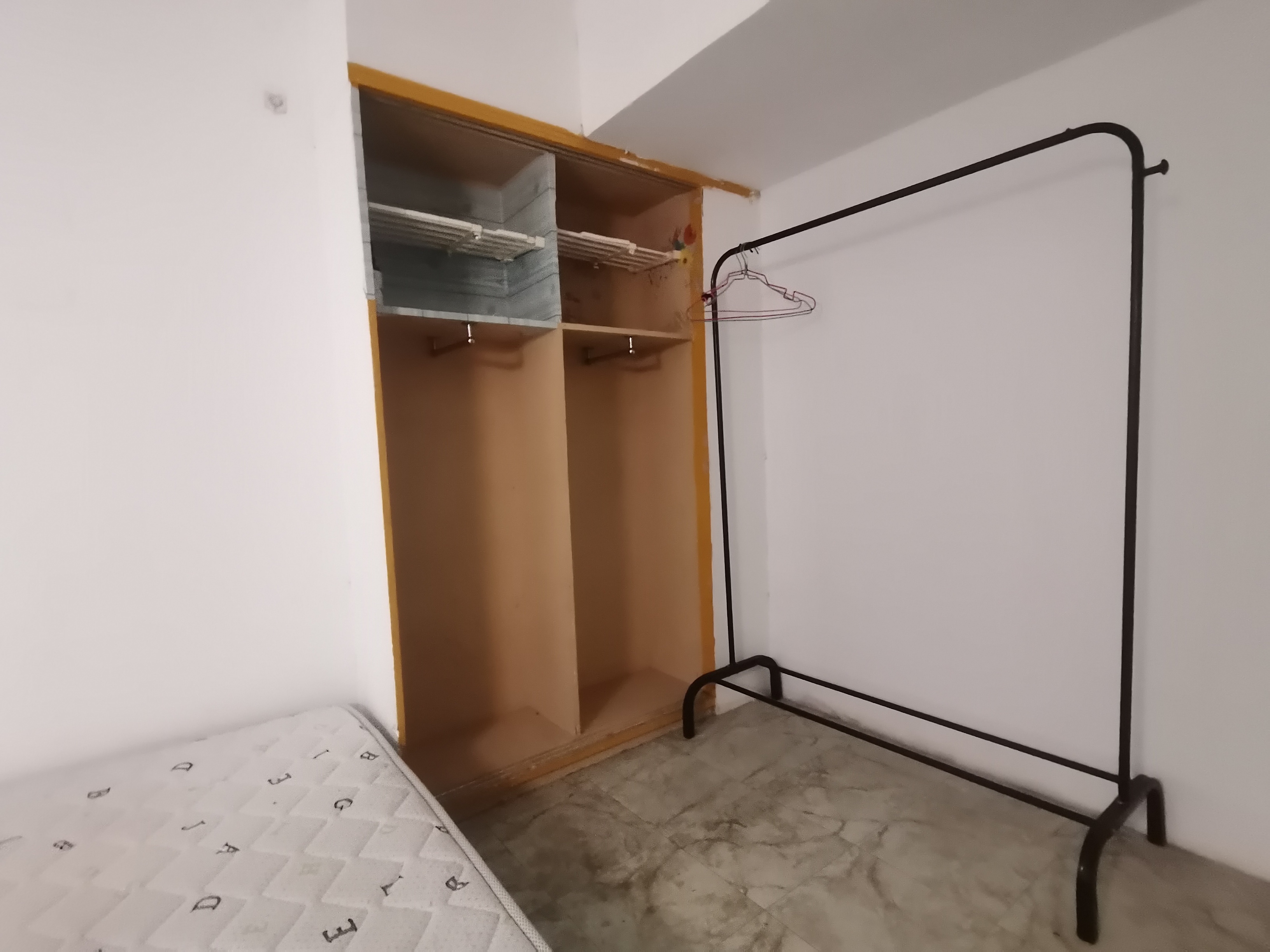 御天名苑 东 普装 1室 0厅 28m² -广州御天名苑租房