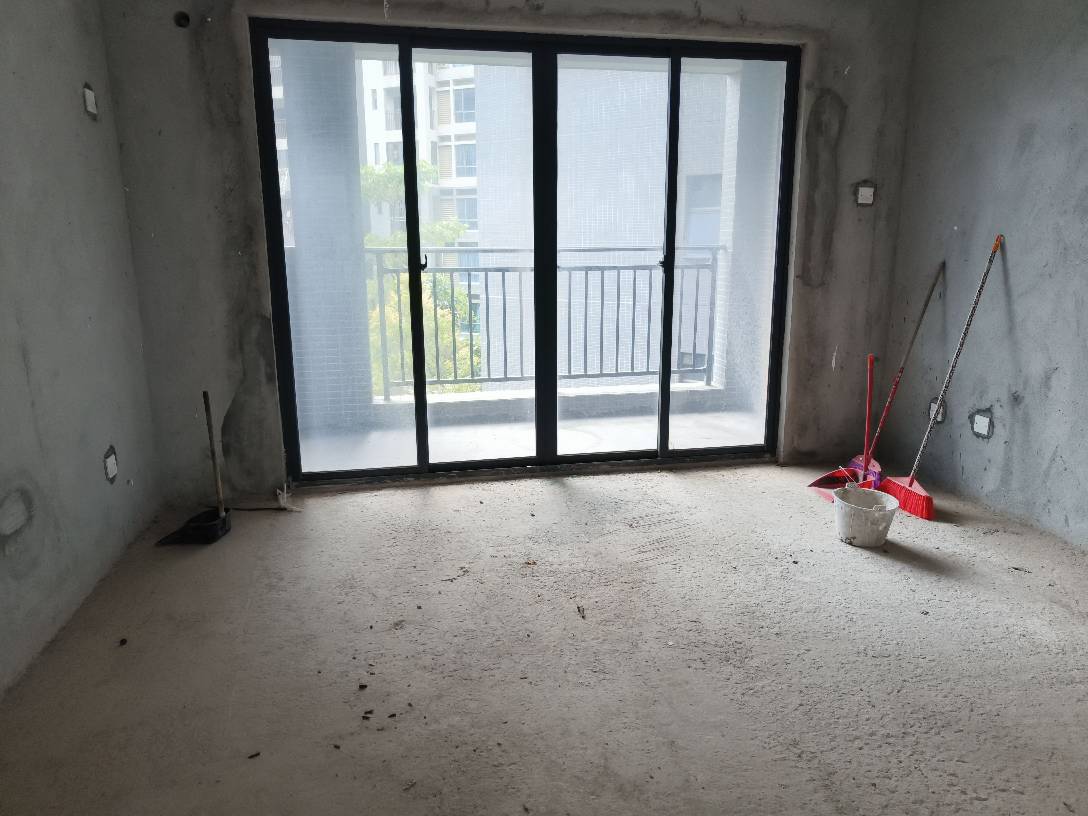 业主自住精装3房拎包入住诚心出售