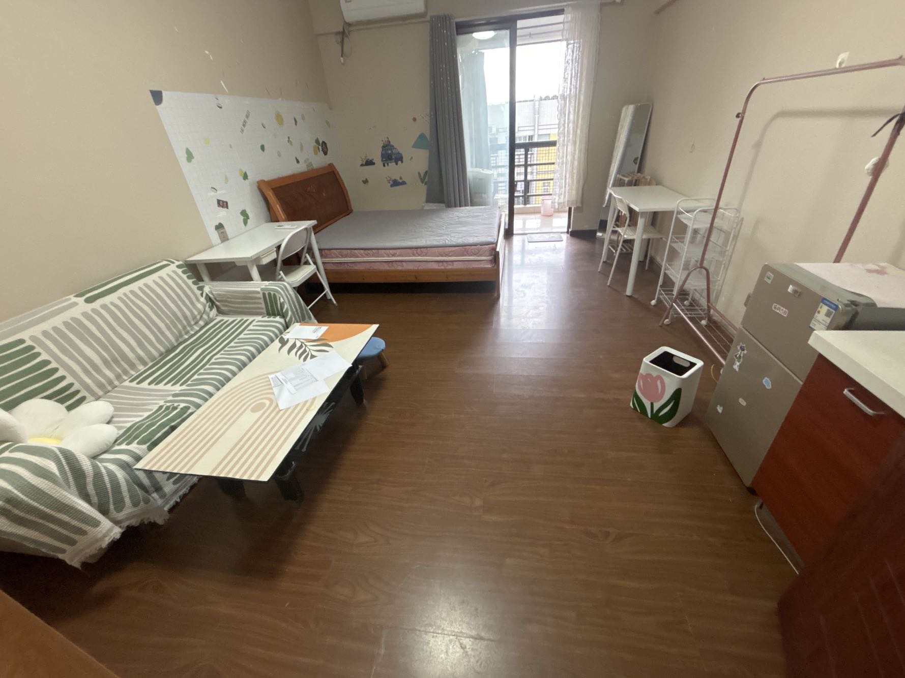 8克拉公寓居室-1