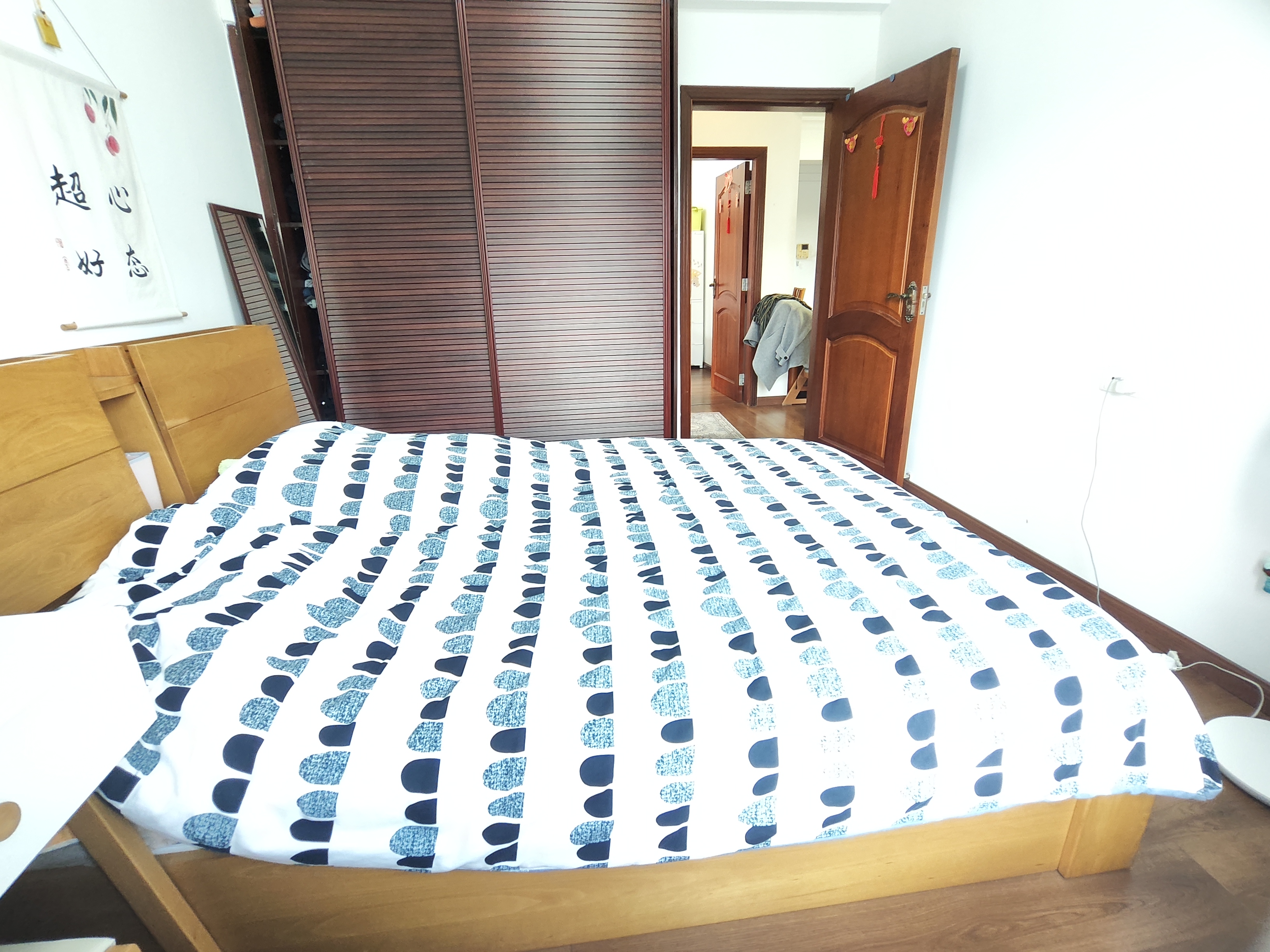 中锴金城花园精装修房源业主诚心出售，直接拎包入住，看房方便