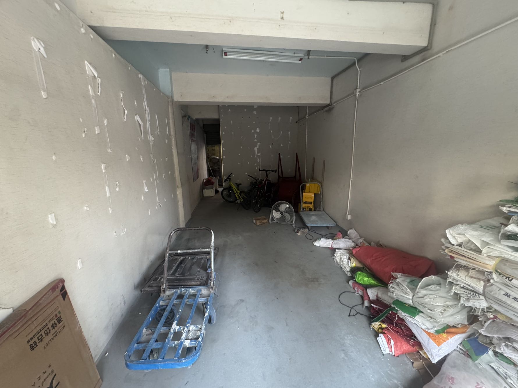 外贸住宅小区，生活方便，小区环境很好，交通便利