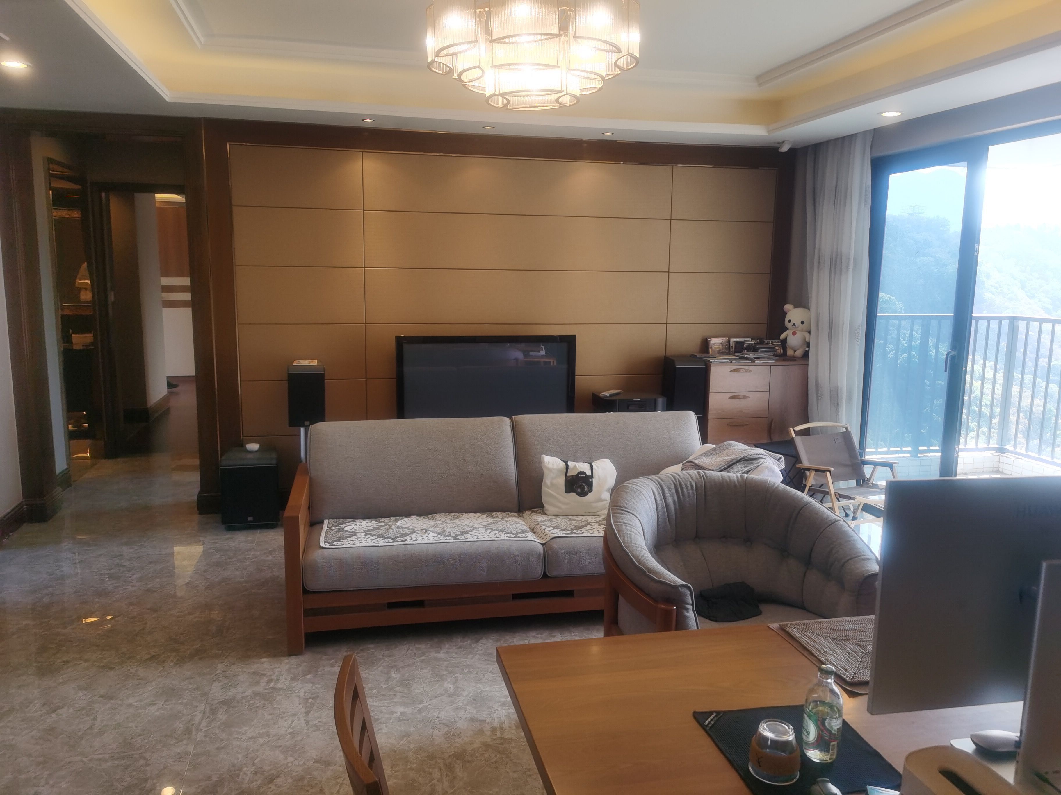 国香山翡翠华庭客厅-1