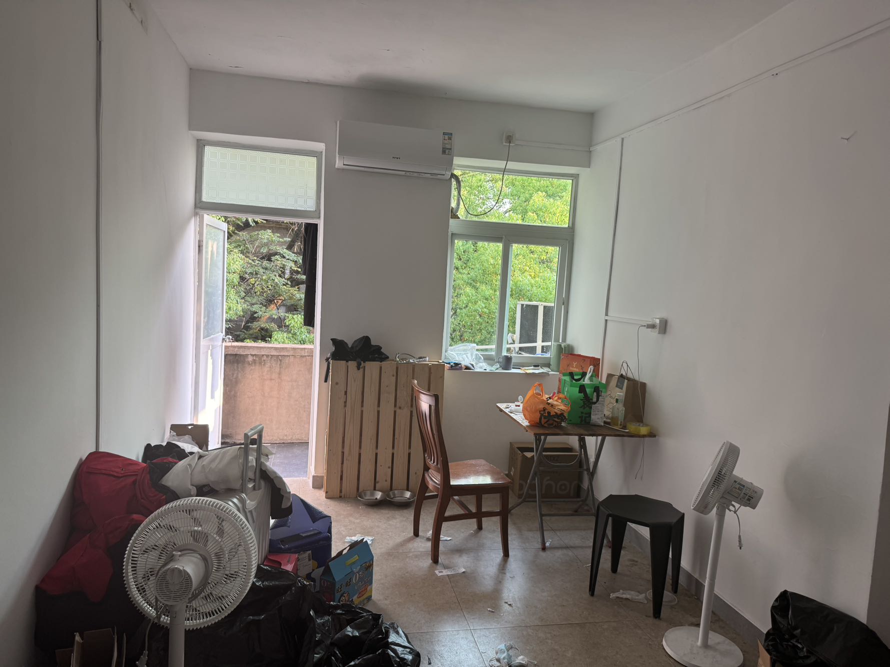 光华街住宅区客厅-1
