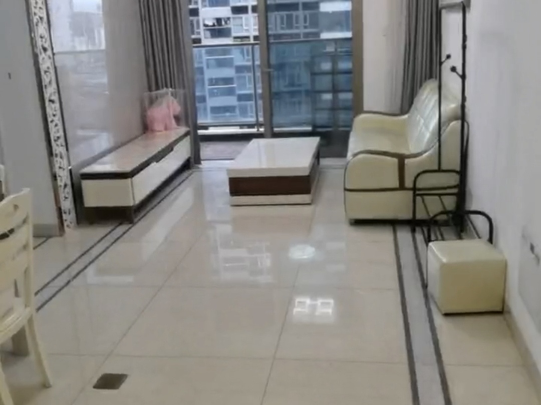 螺岭旁，方正大两房，保养很好，业主急售！