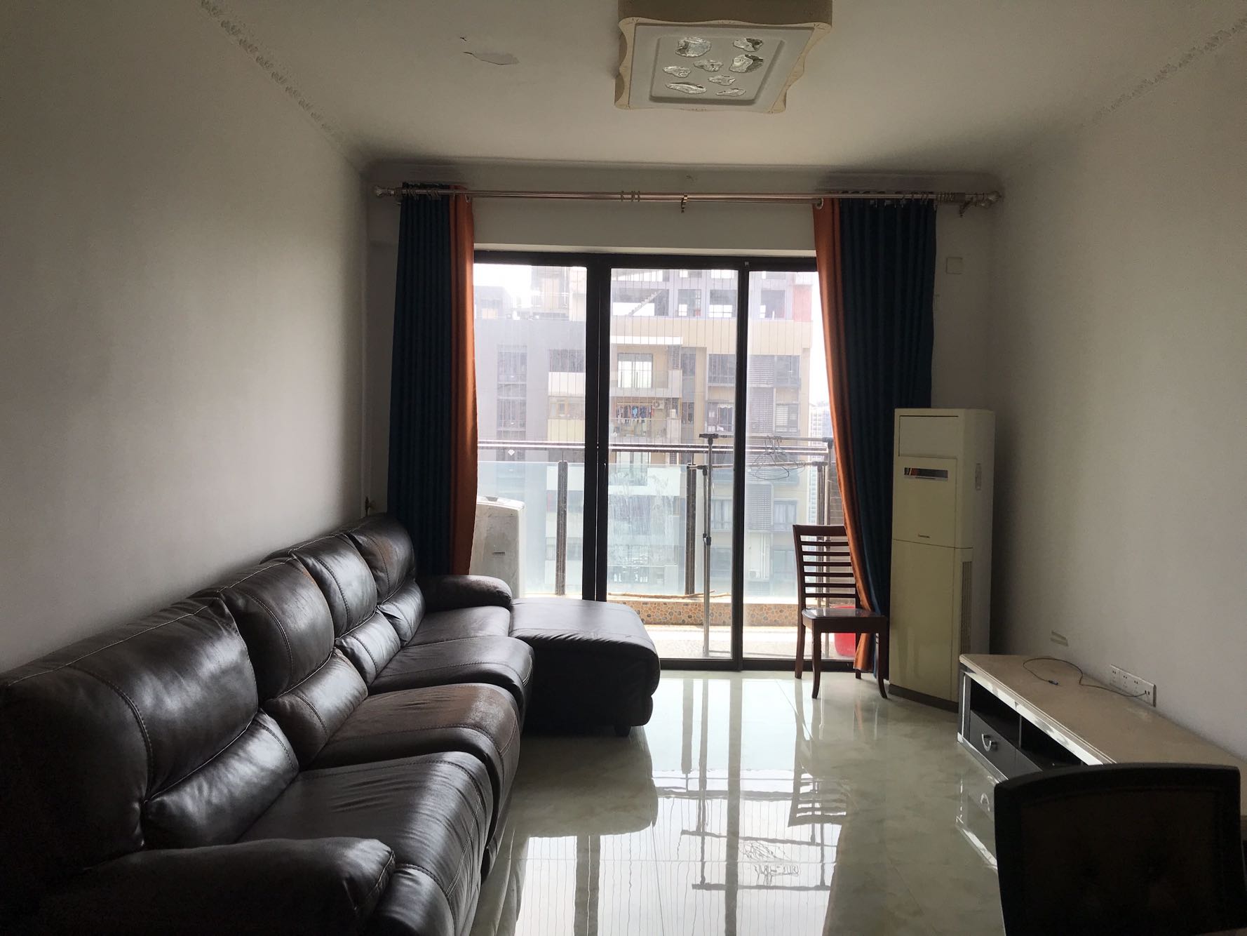 星河丹堤客厅-1