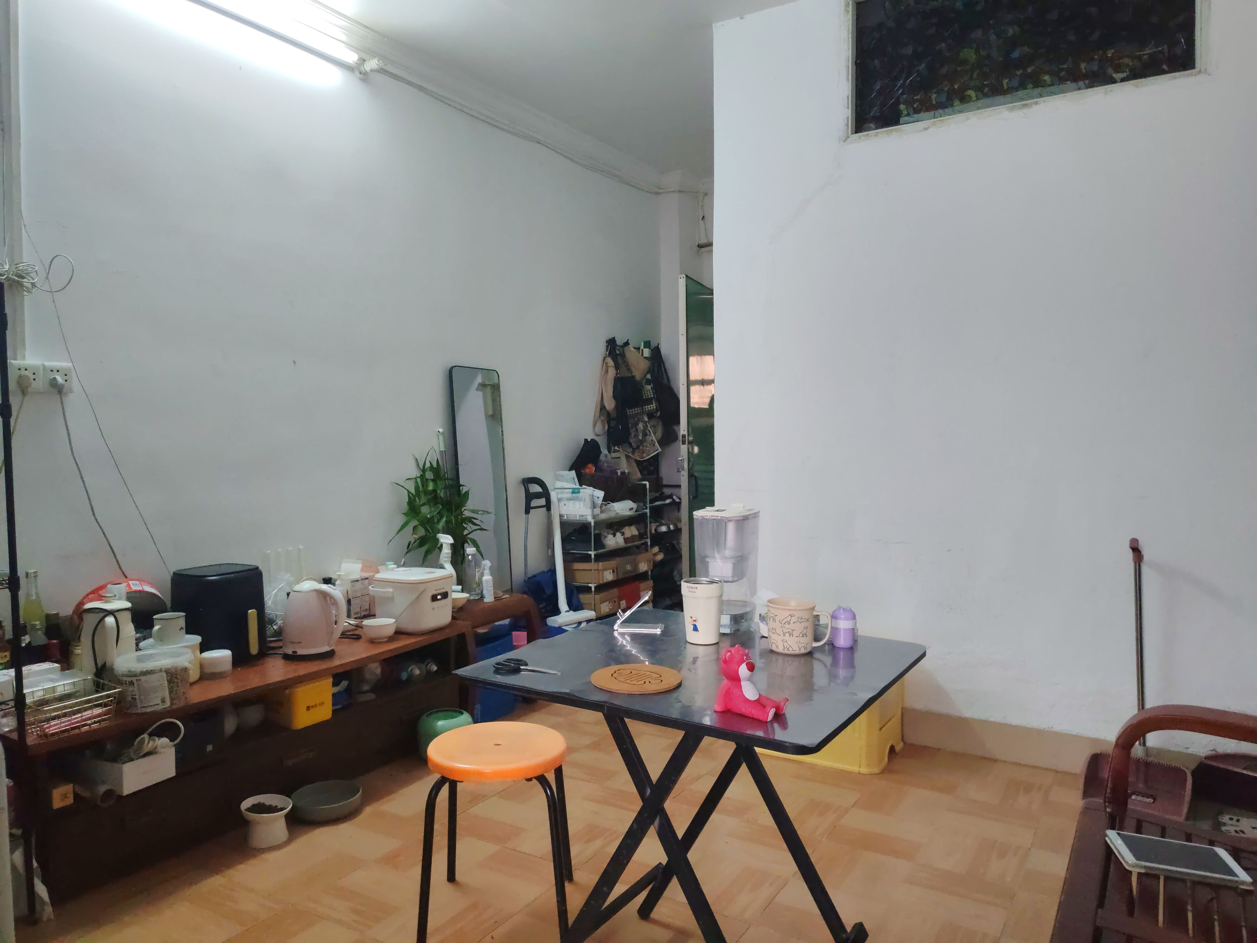 翻身地铁口旁，精品大1房，可拎包入住