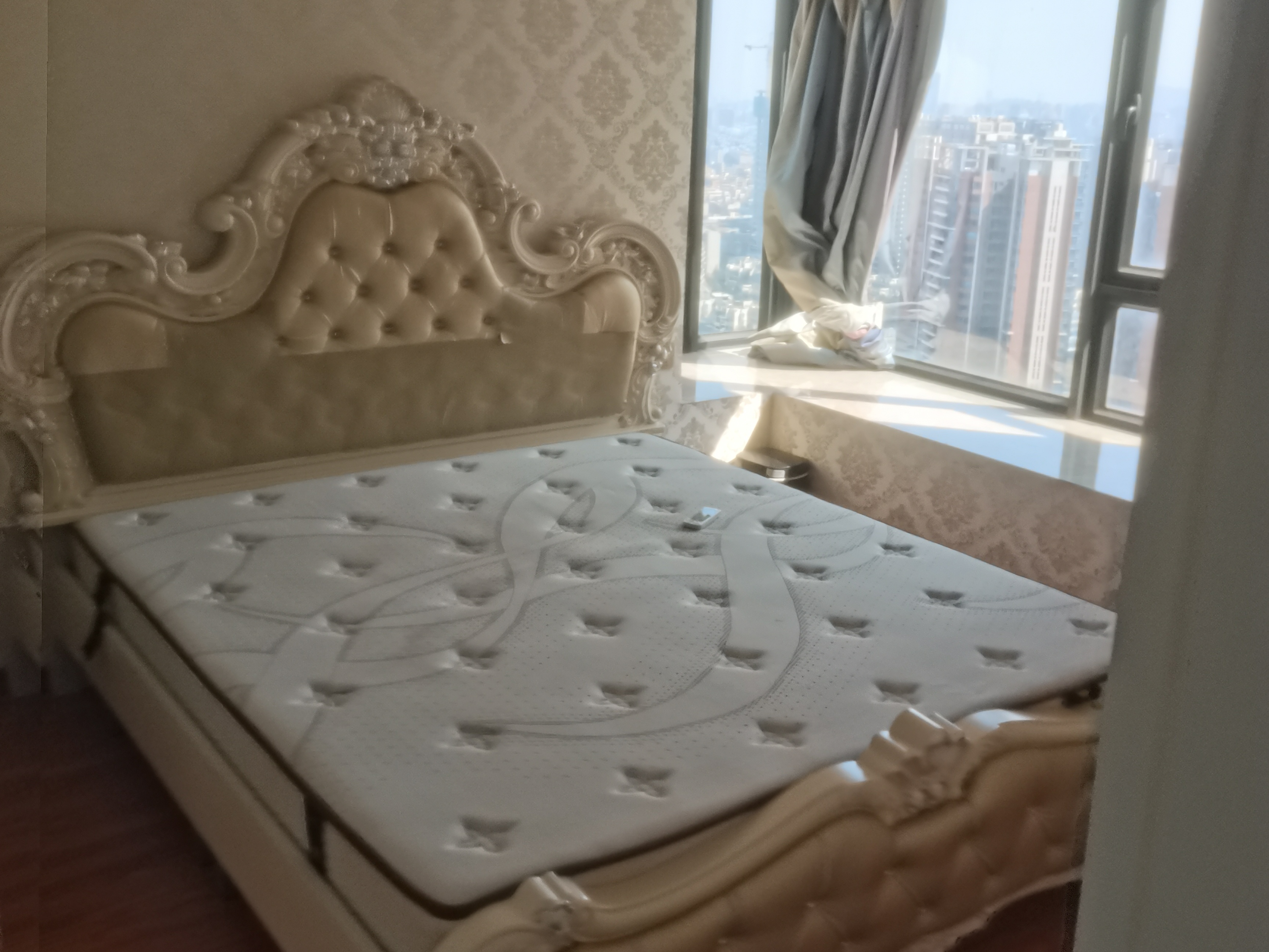 业主着急出售，价格好谈，实用精装3房