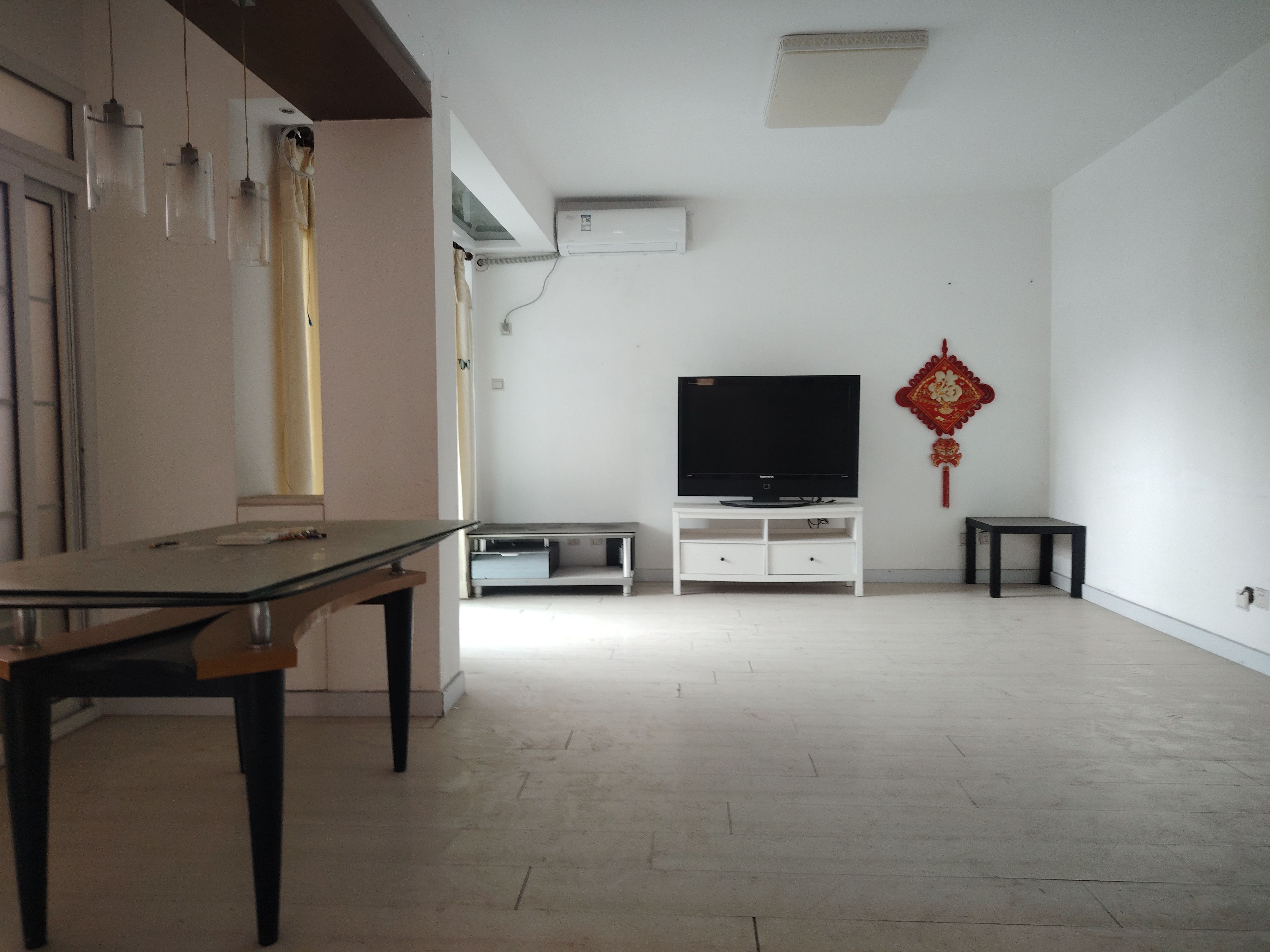 小区安静，采光好，南北通透。租金实惠哈。看房方便的，房东配合-东莞金湖花园B区租房