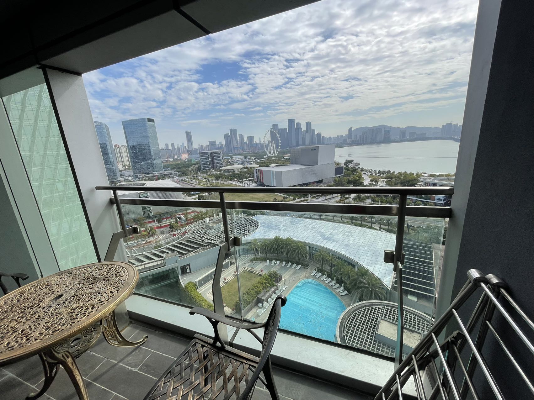 近地铁，交通便利看房随时方便，拎包入住-深圳前海颐大厦租房