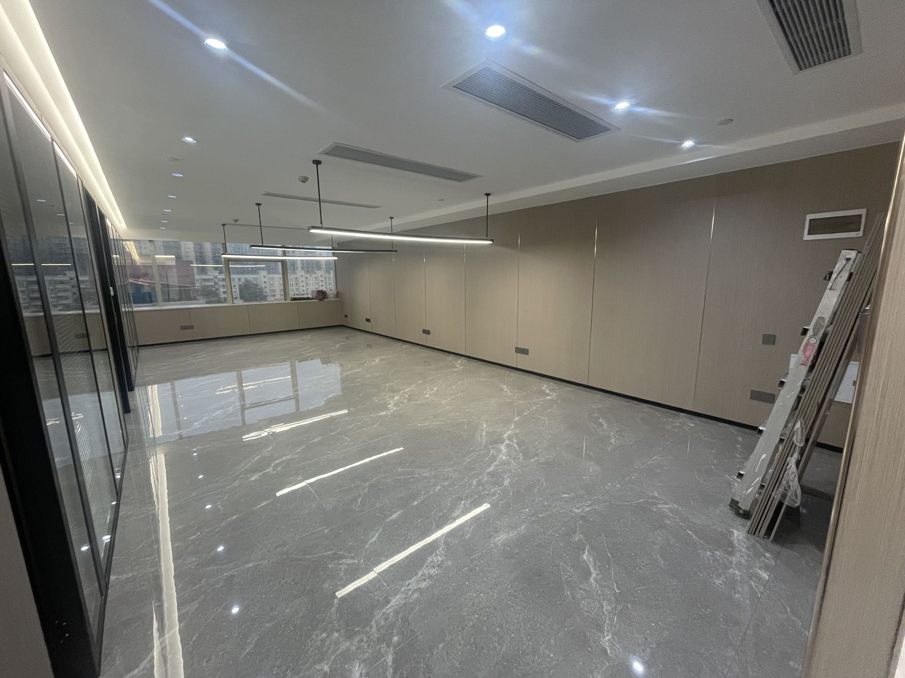 宝安广场大厦 西南 精装 0室 178.9m²-中山宝安广场大厦租房