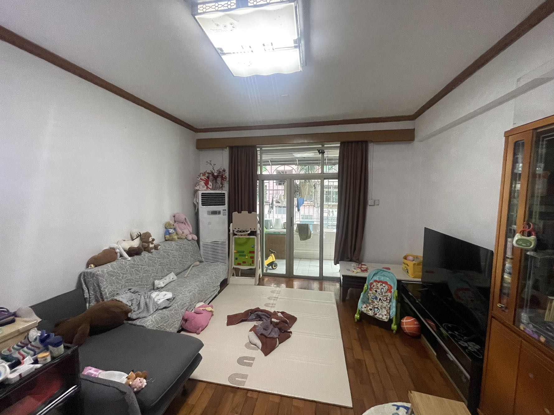 小区俩房，业主诚心出租。