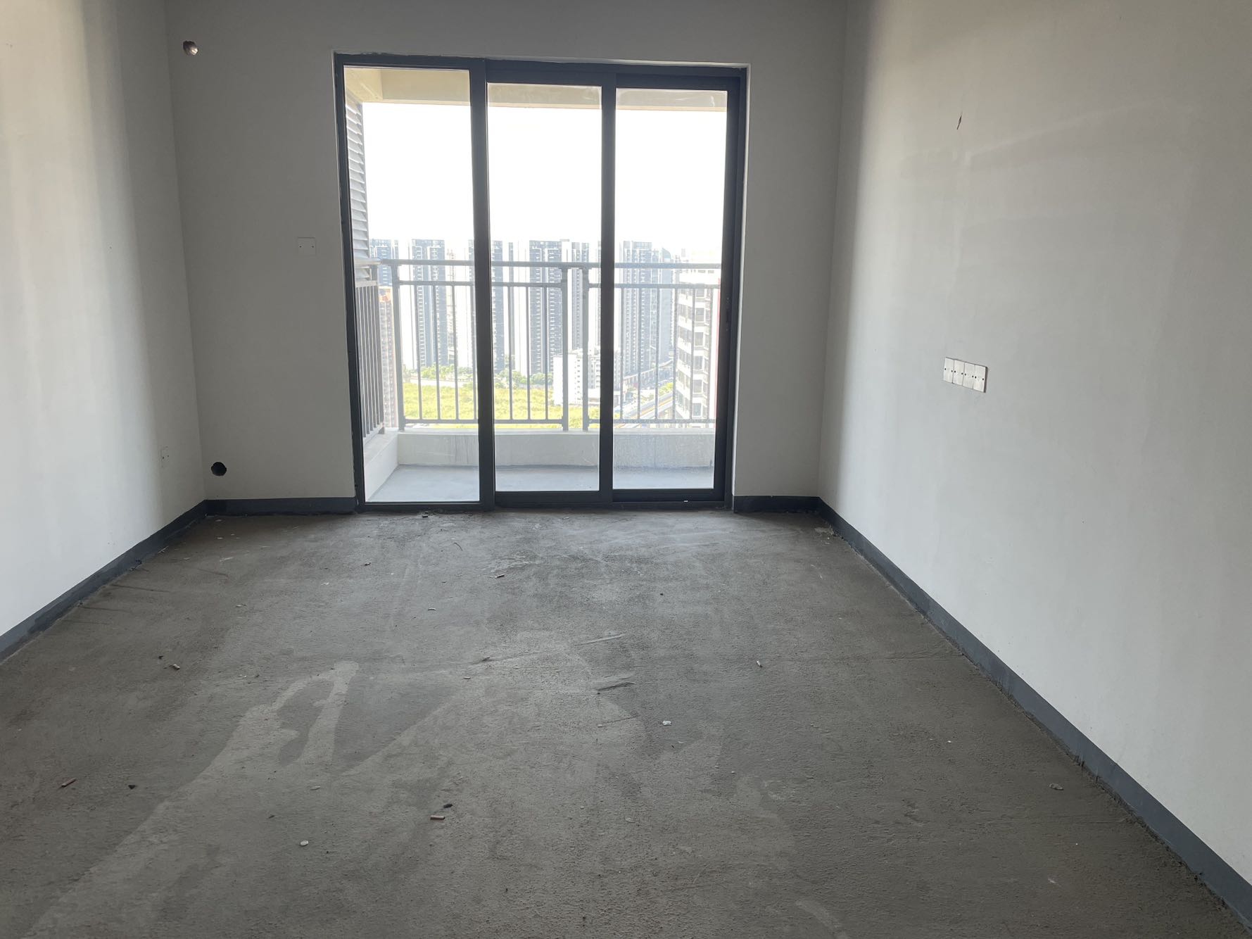 仲恺雅居乐铂琅峯花园南毛坯3室2厅85.33m²出售-广州仲恺雅居乐铂琅峯花园二手房