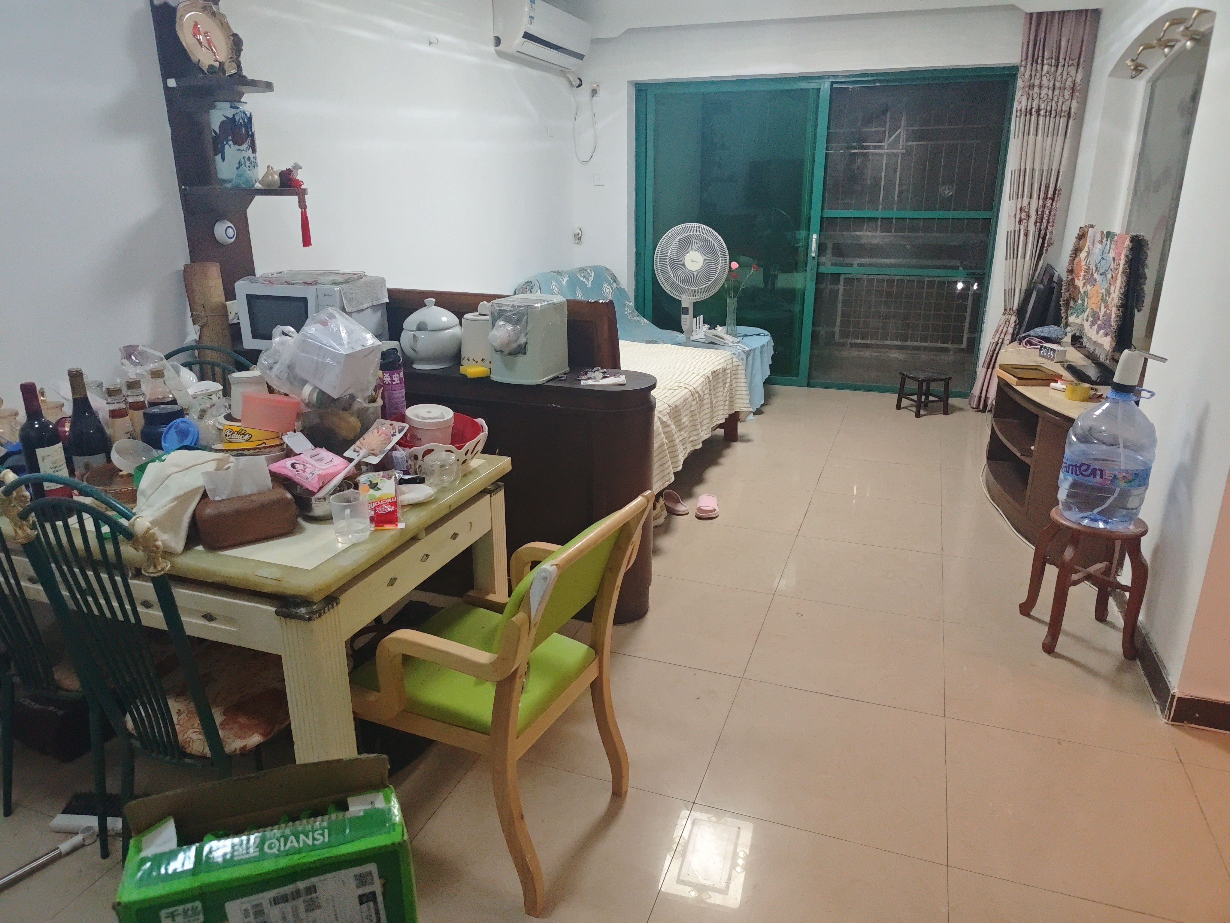 新世界荔园阁二期客厅-1