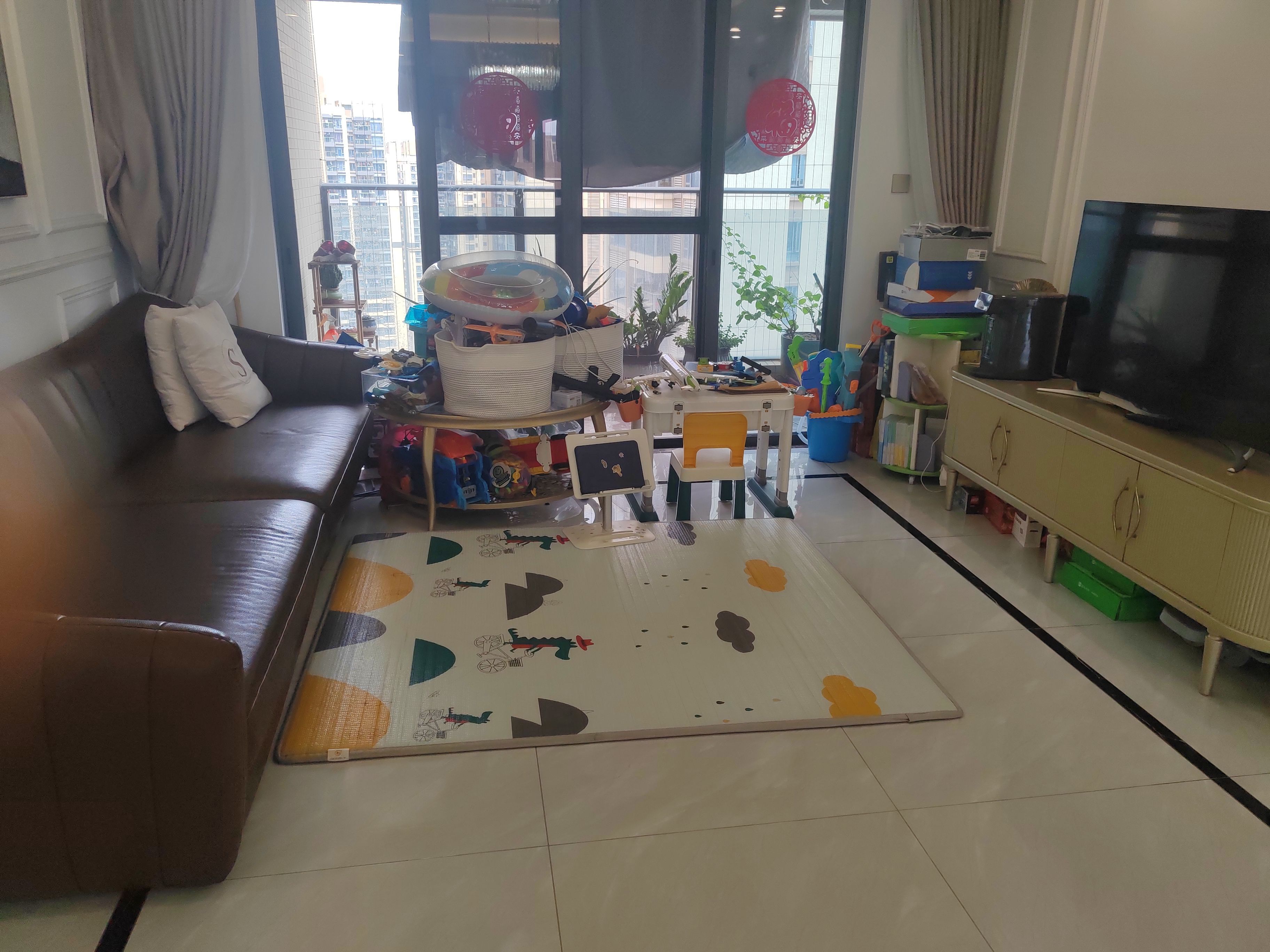 鸿荣源壹成中心花园7区客厅-1
