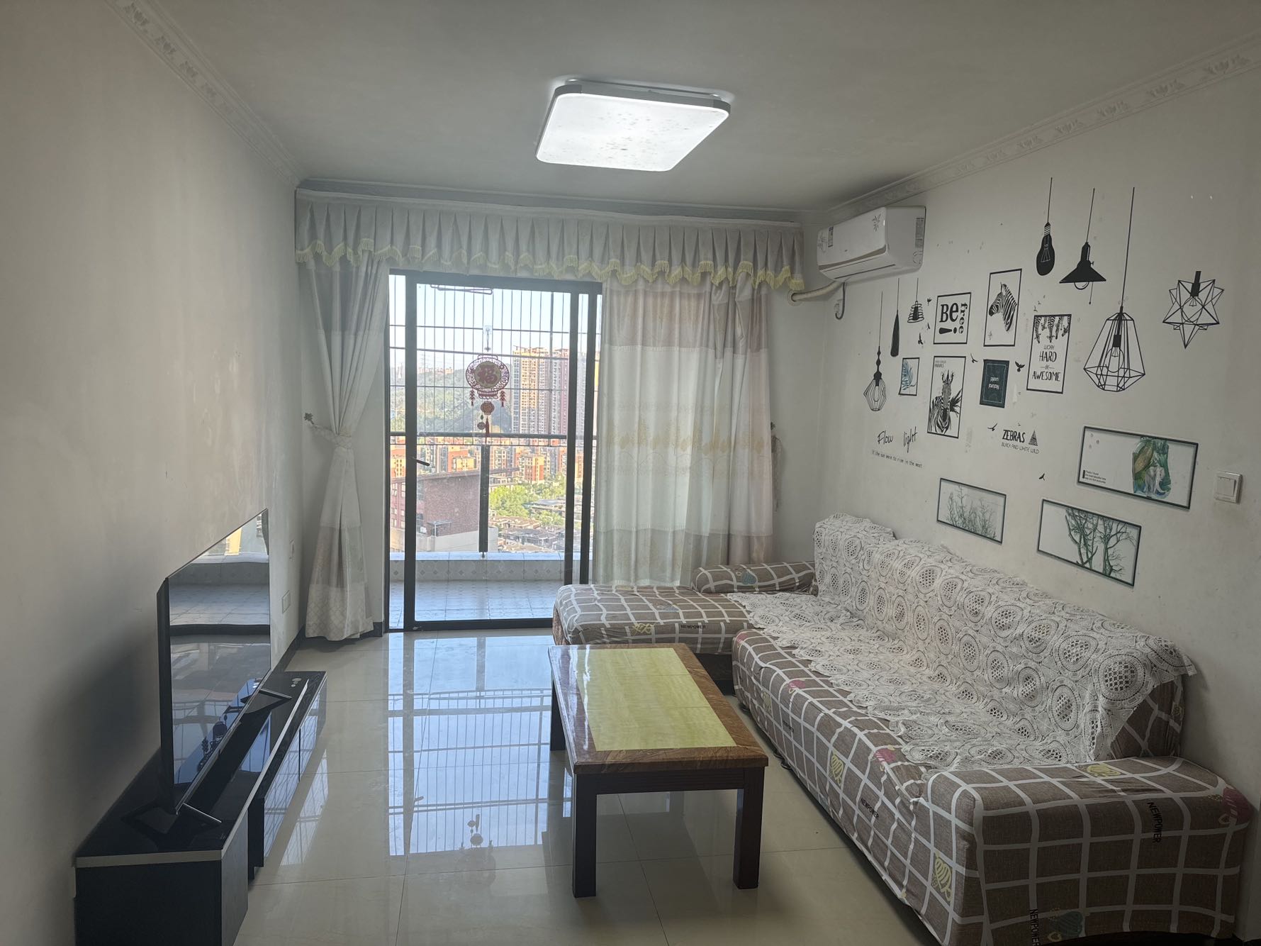 星河丹堤客厅-1