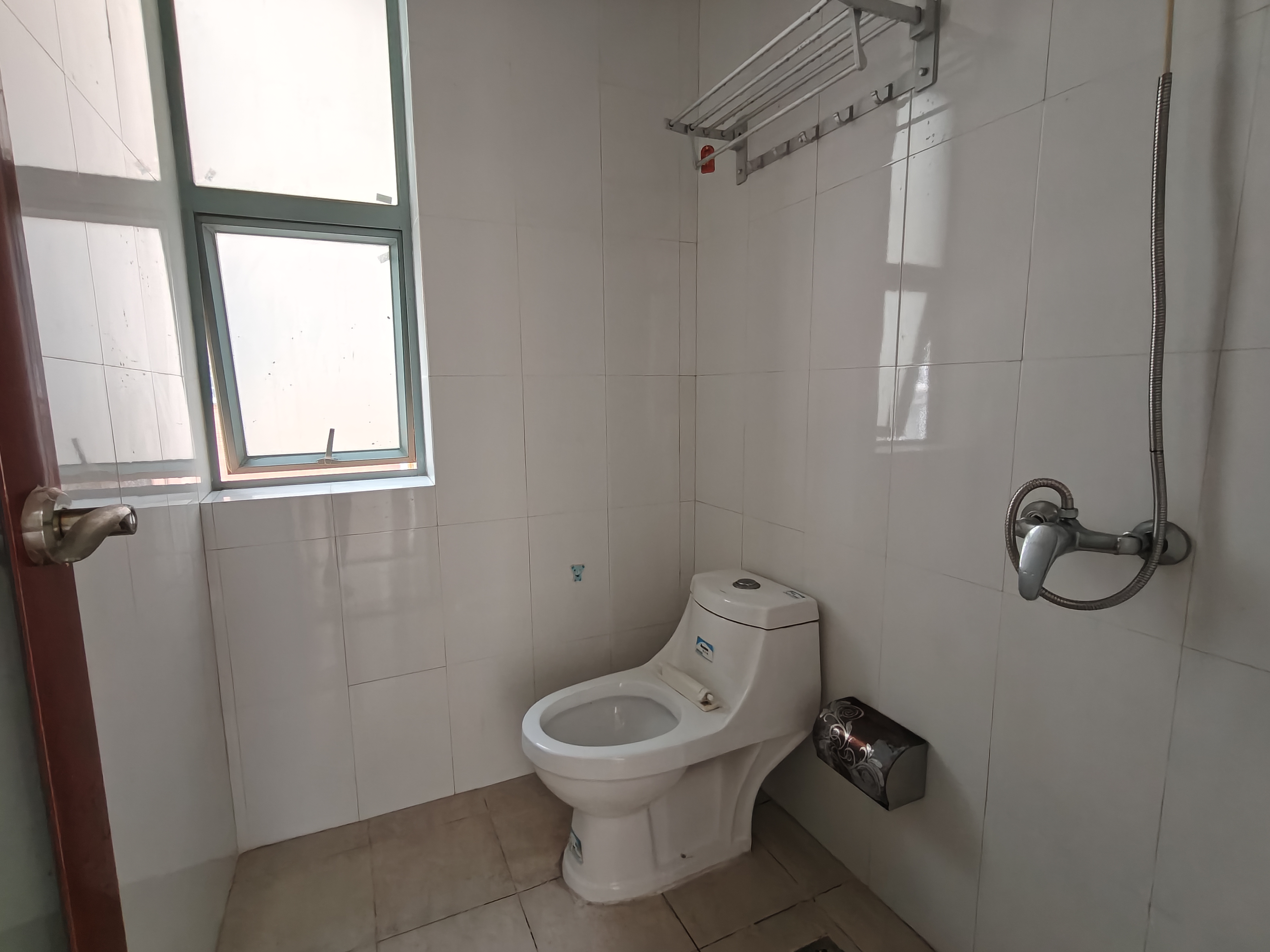 惠州南站附近，天虹商场旁彩虹城，舒适3房+入户，诚心出售