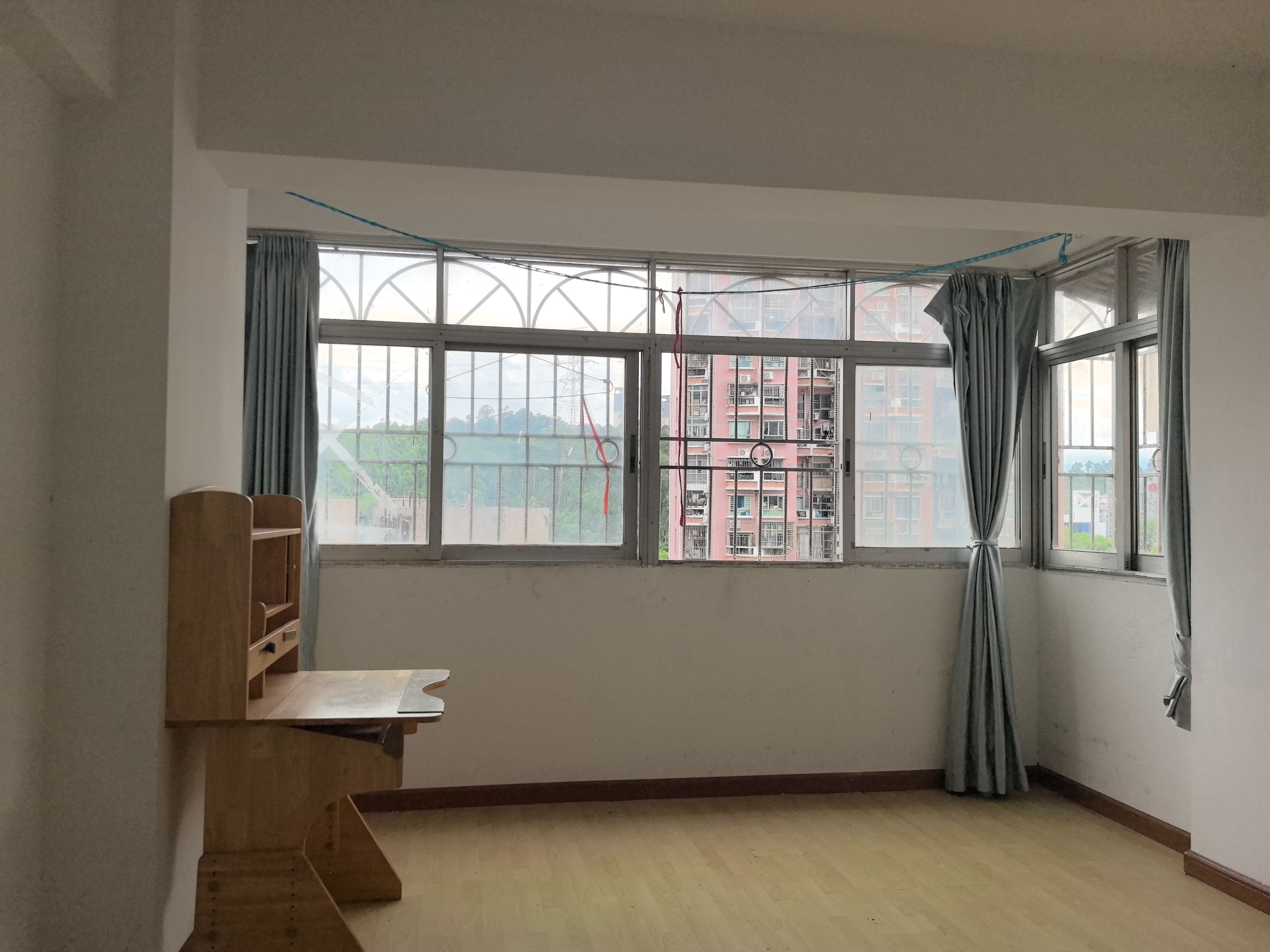 安业花园东南普装2室1厅64m²