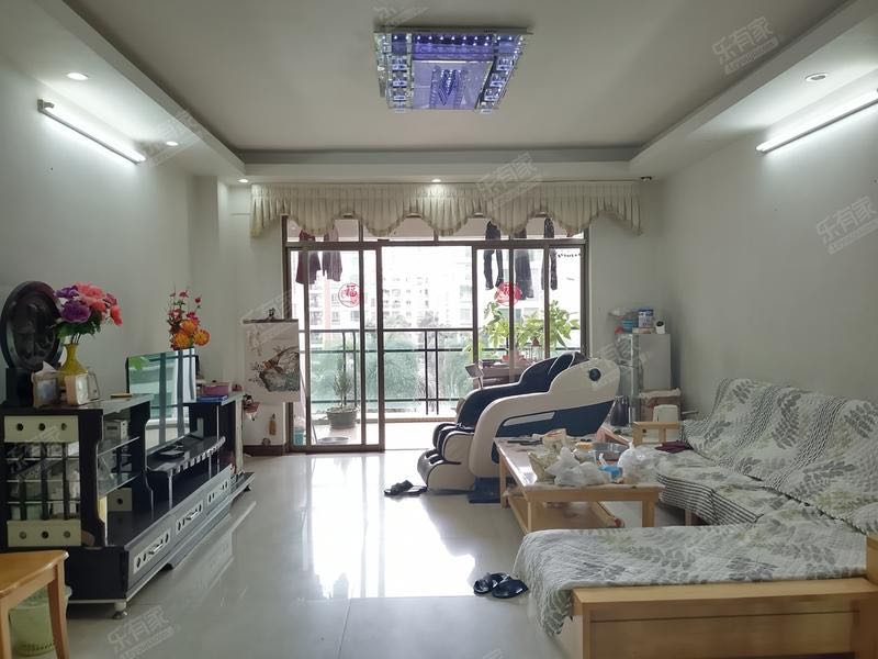 同德雅苑南精装3室2厅123m²