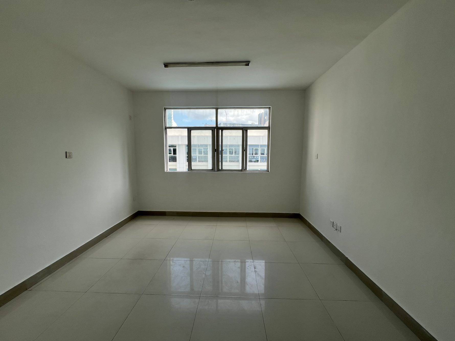 新沙中学宿舍楼 南北 精装 3室 2厅 87.9m² 