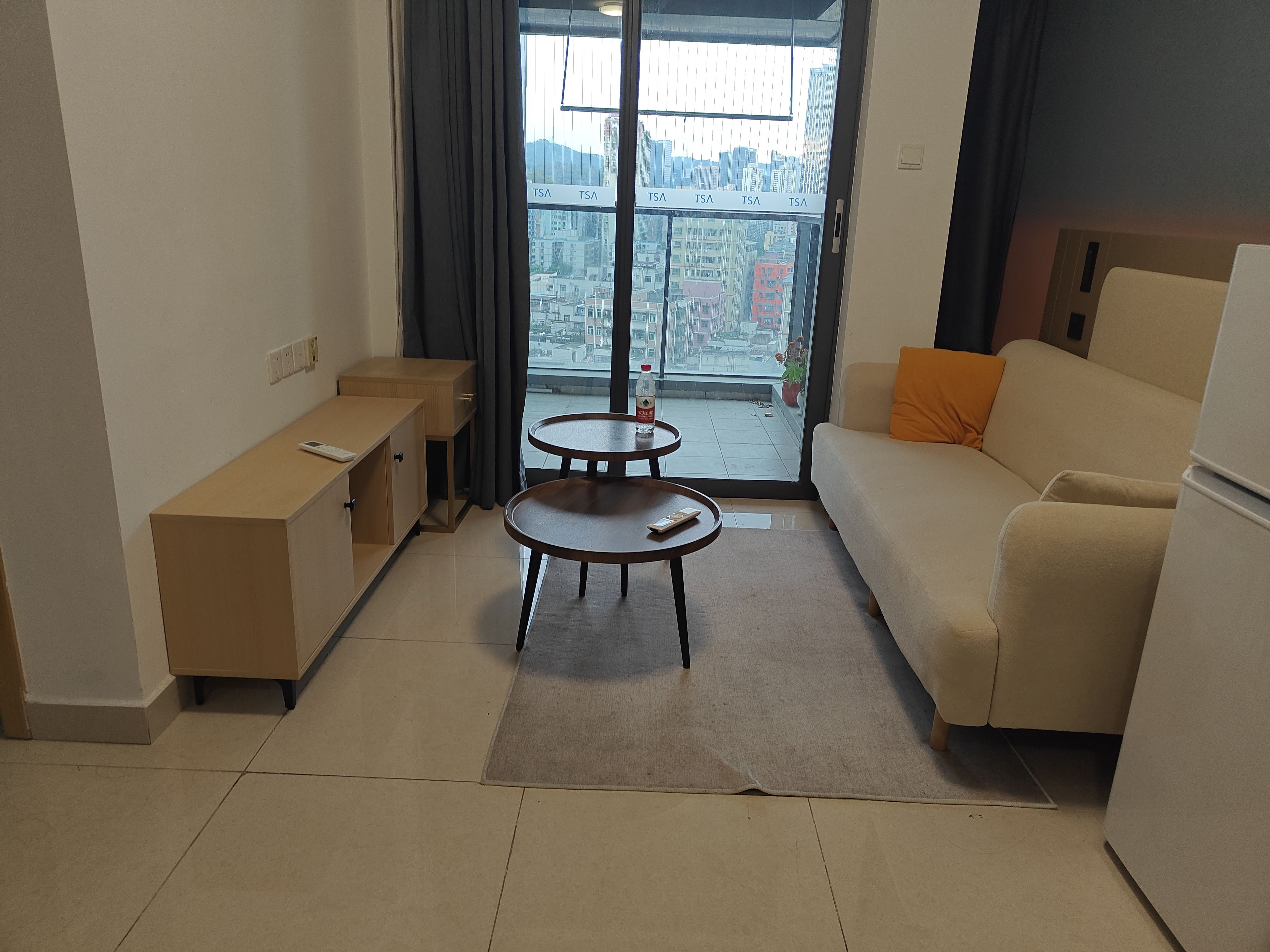 皇庭世茂央玺园客厅-1