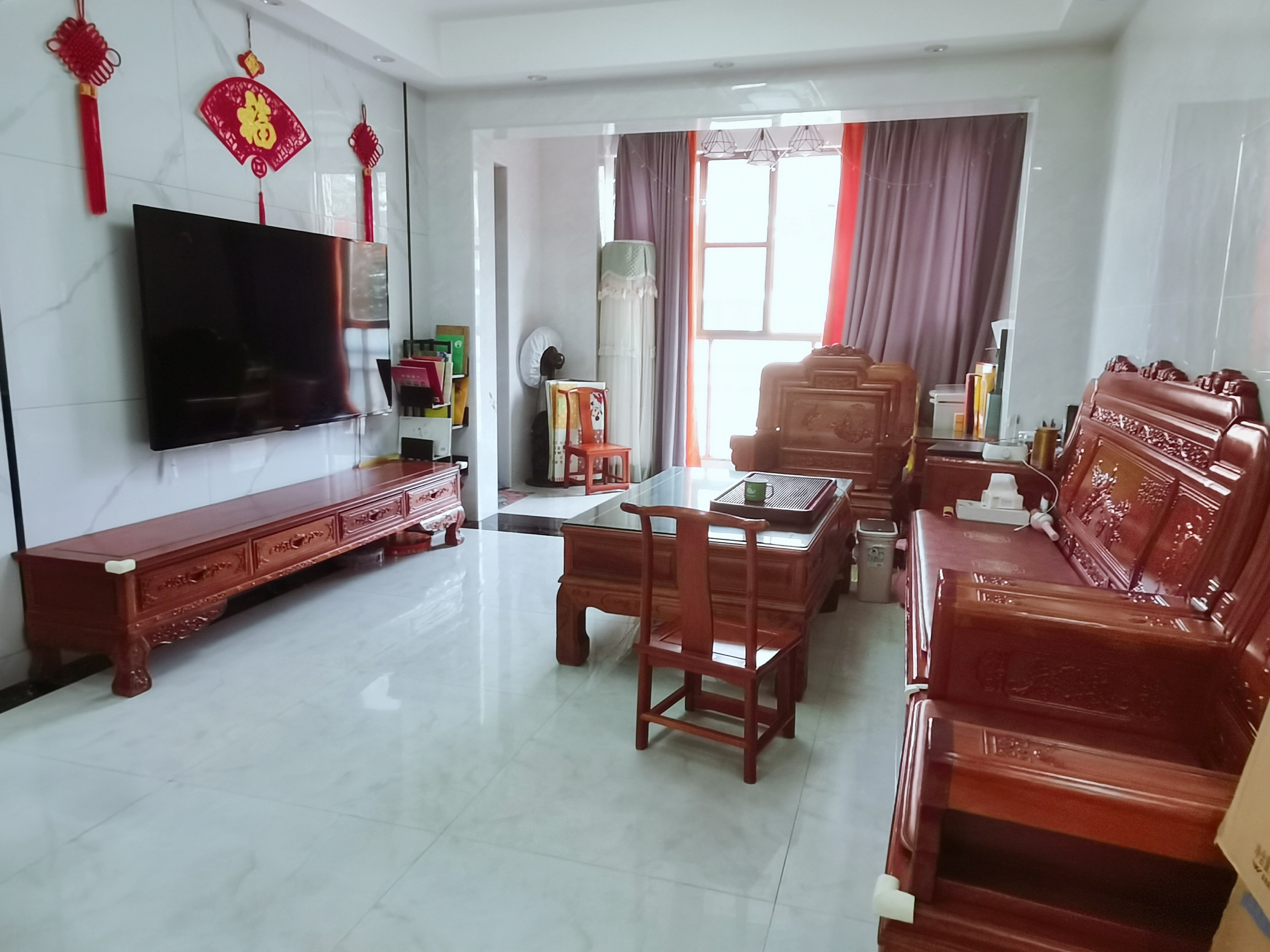 山水华府精装3室1厅91m²