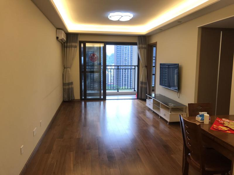 万科公园里三房出租，楼层好，居住舒适。