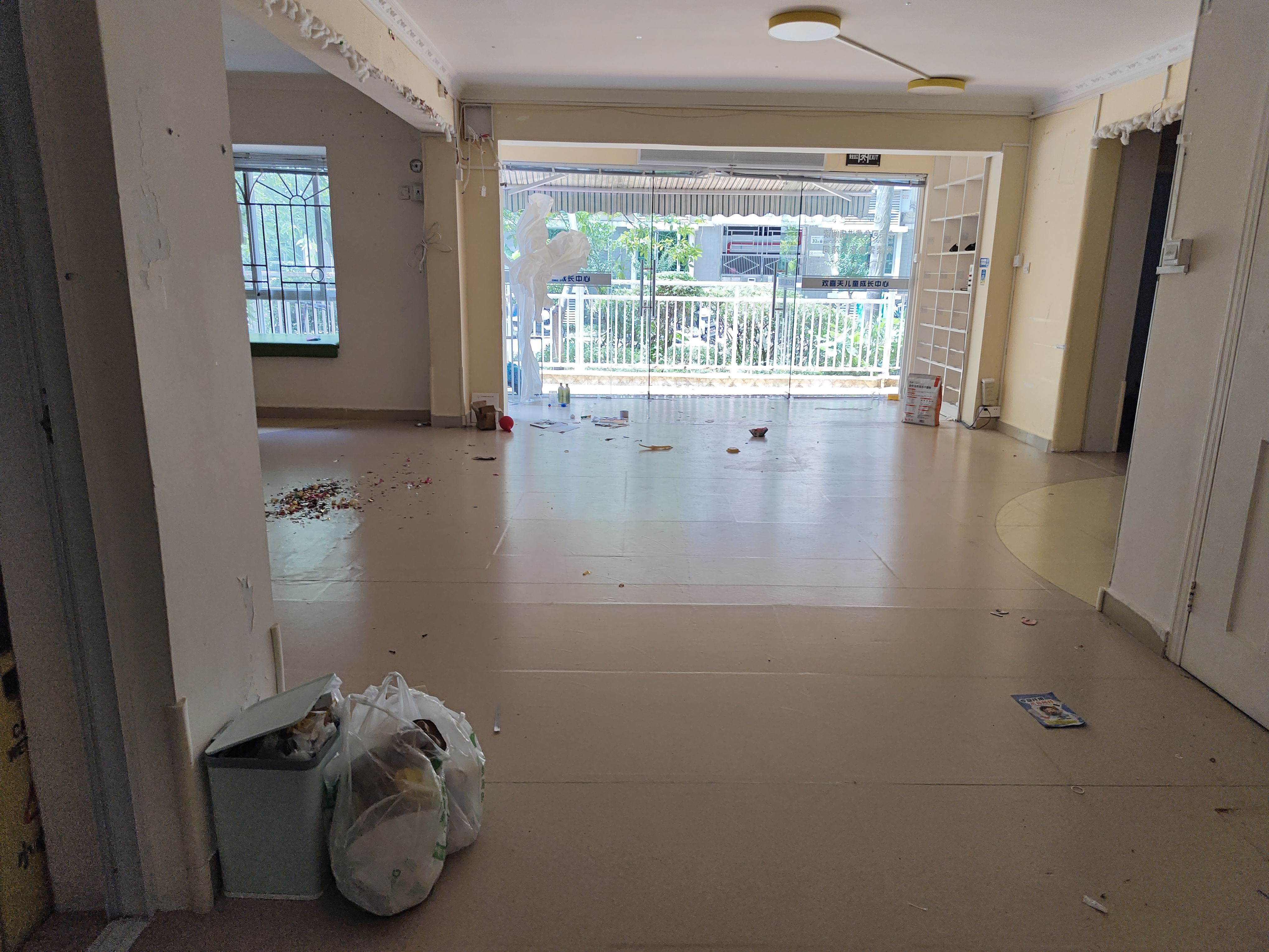 风和日丽花园二期客厅-1