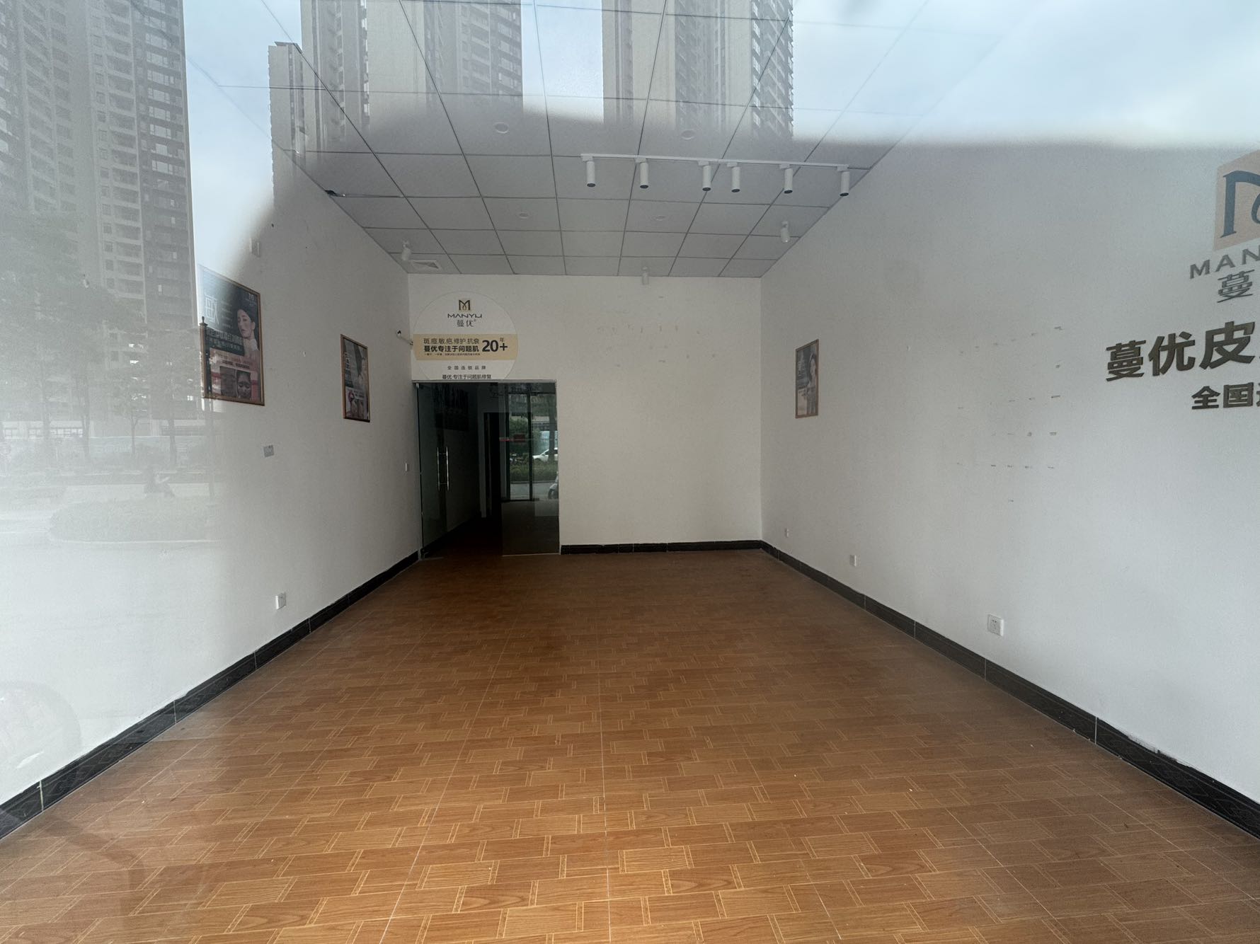 容里优质首选店面-江门朗宁郡租房