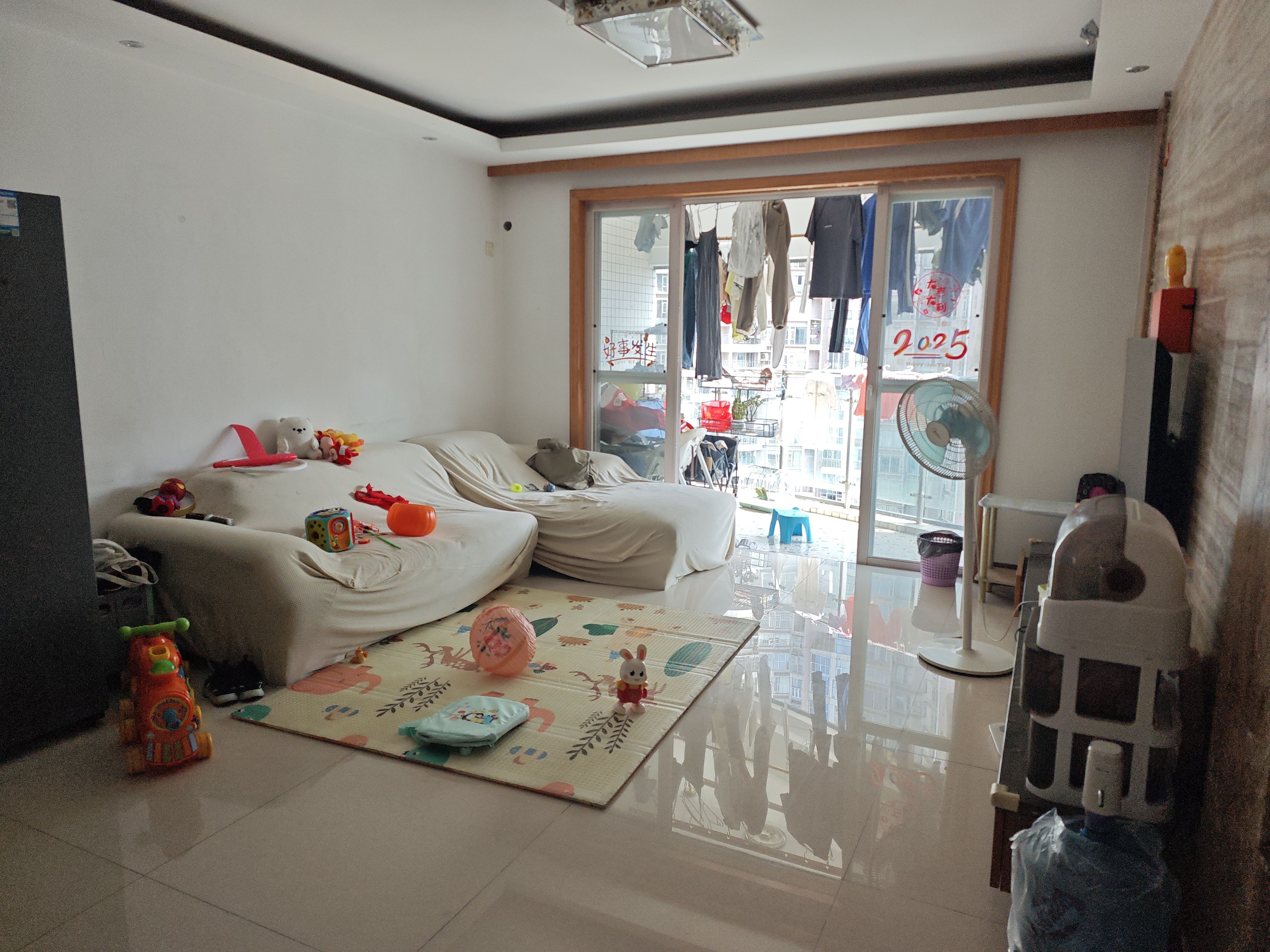 名家富居西北精装3室2厅107.68m²